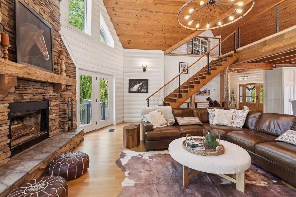 1885 Evergreen Rd