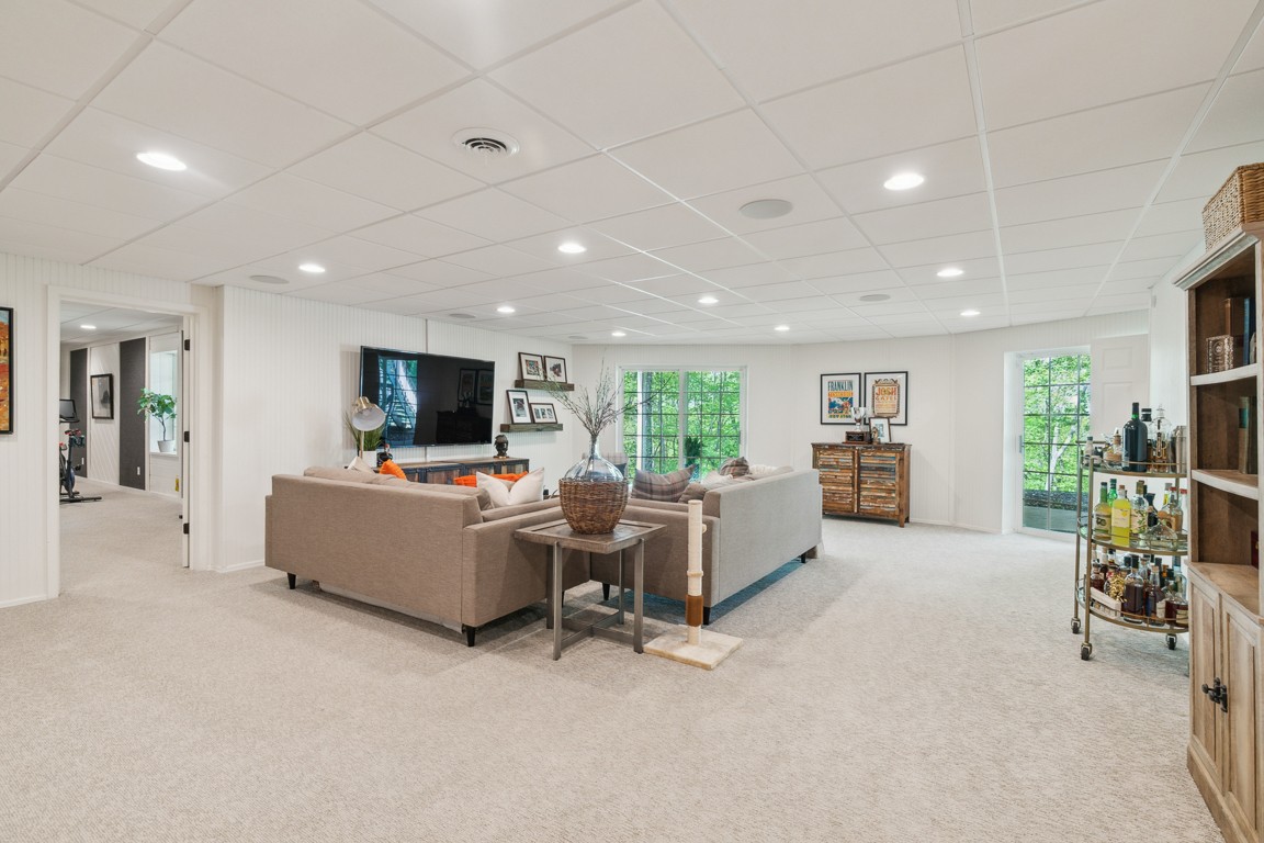 1885 Evergreen Rd