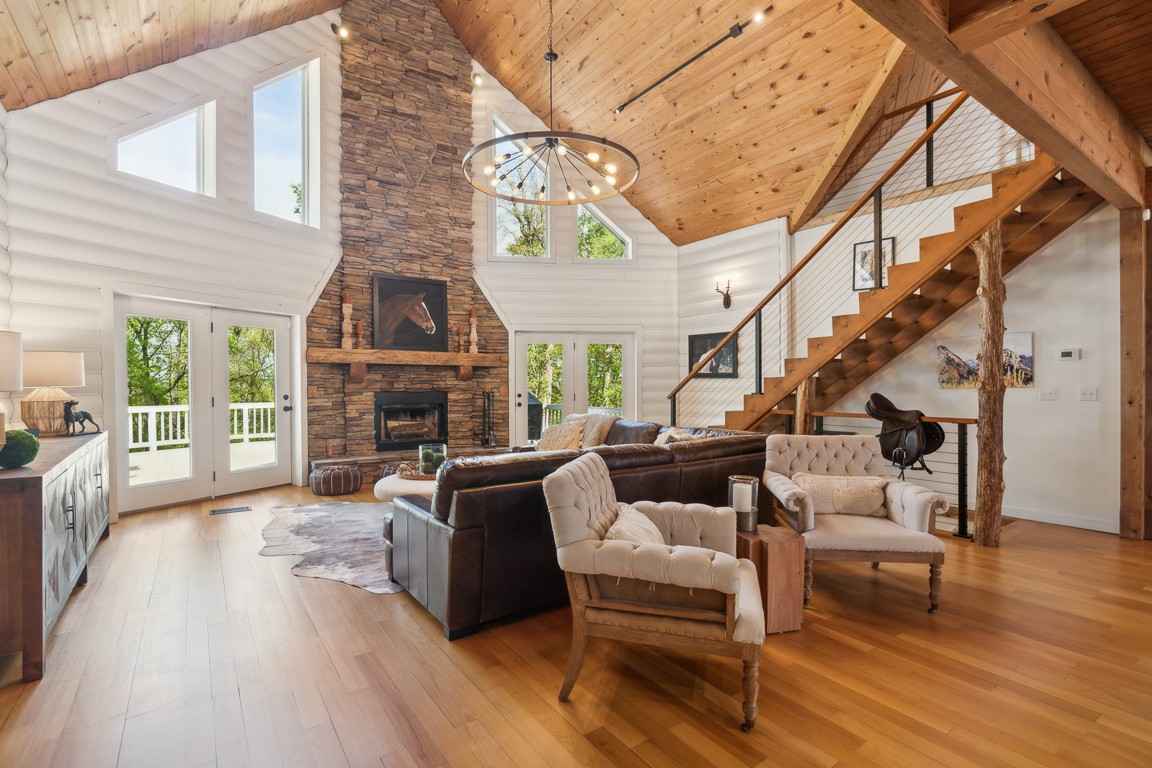 1885 Evergreen Rd