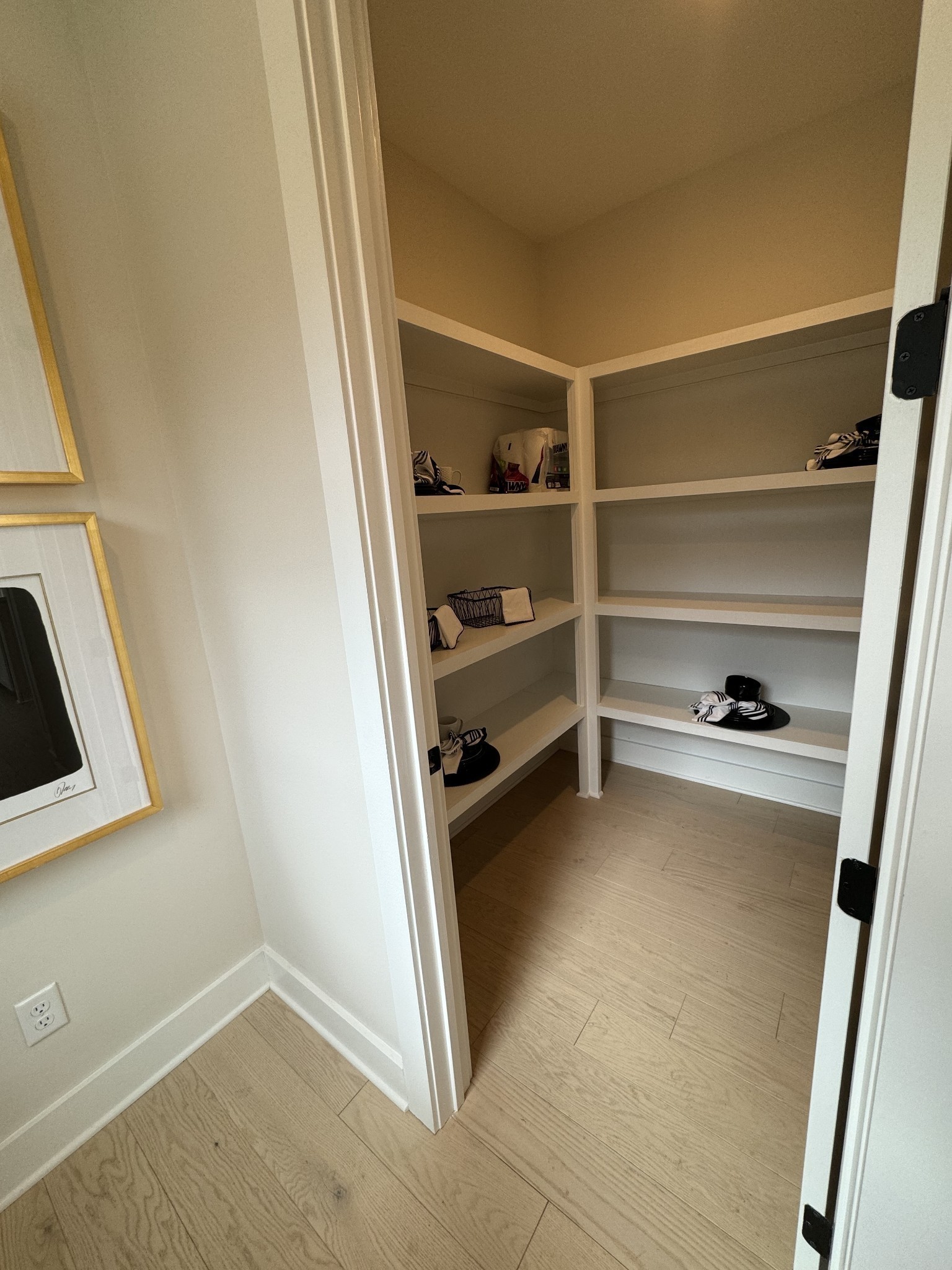 1739 Allwood Ave Hopewell