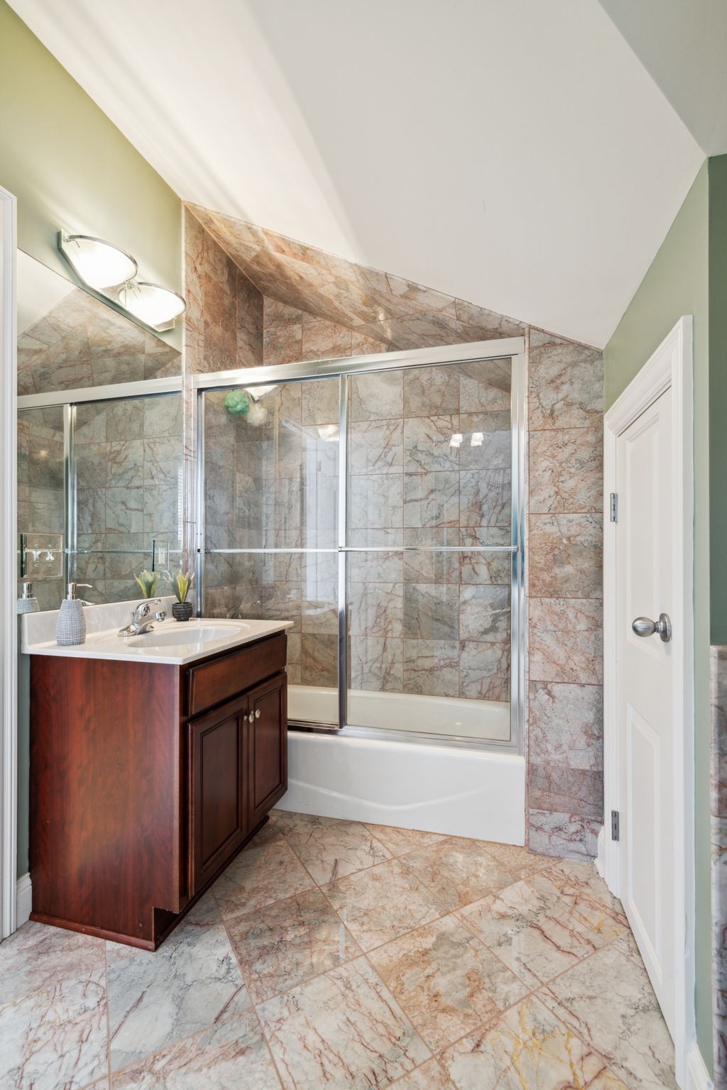 4341 Ambergate Ct