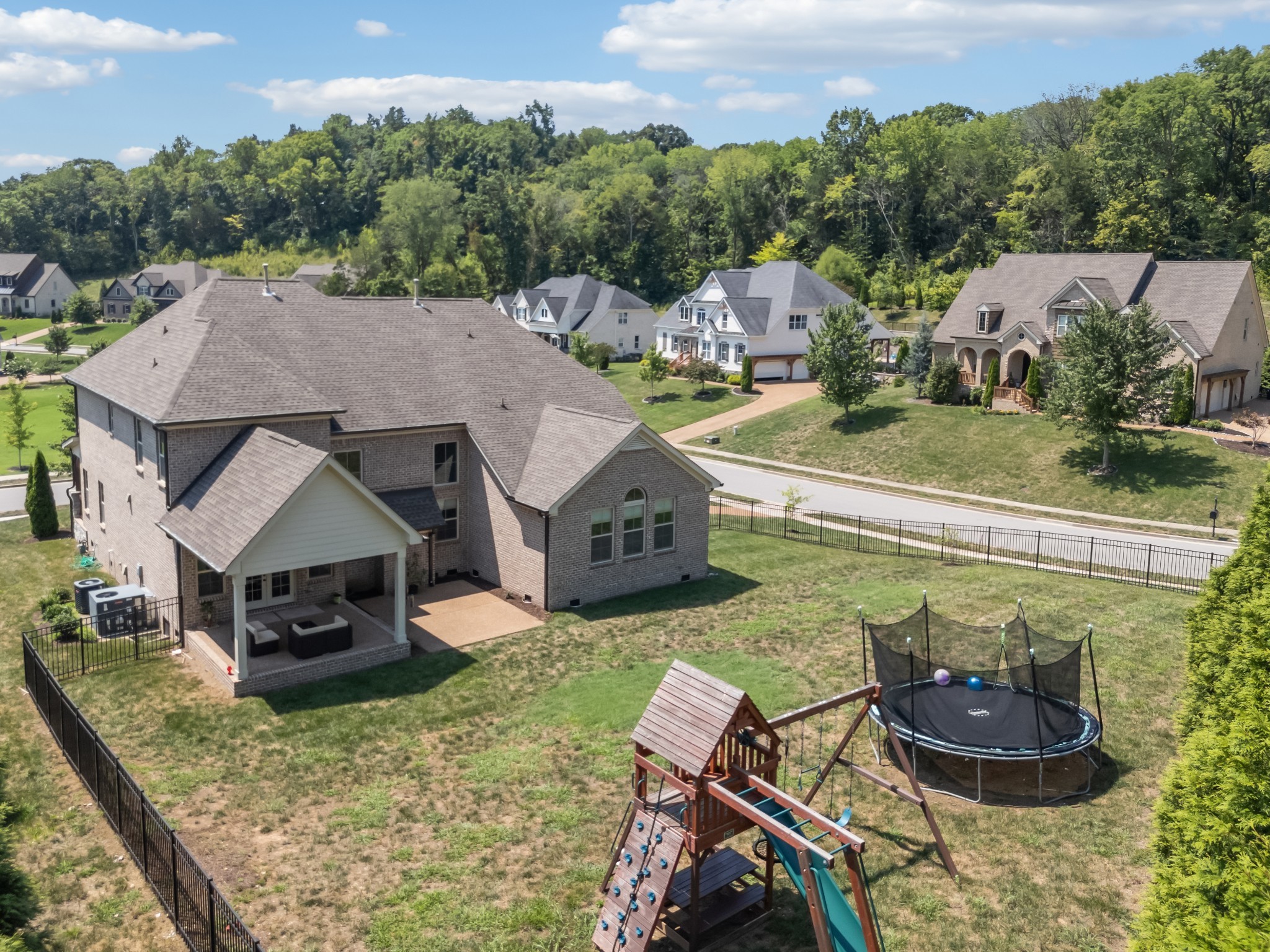 9600 Stonebluff Dr