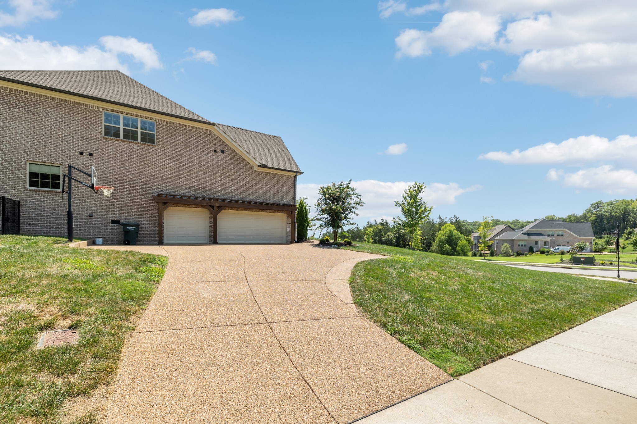 9600 Stonebluff Dr
