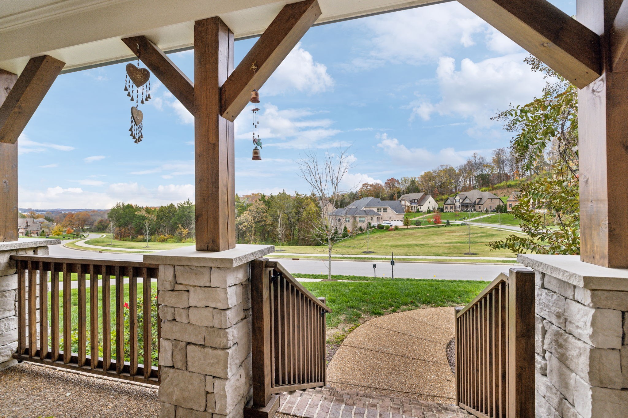 9600 Stonebluff Dr