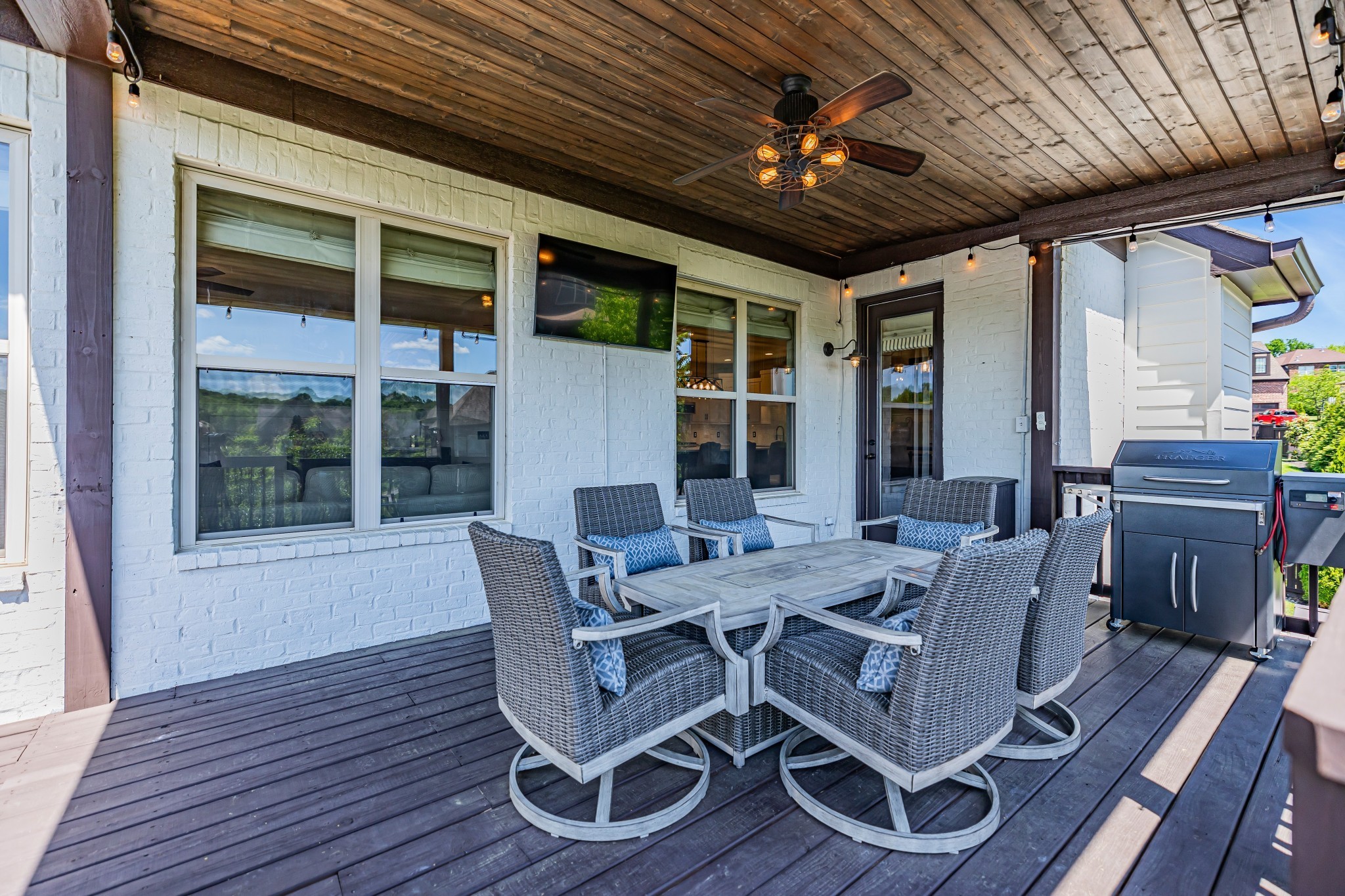 318 Crescent Moon Cir