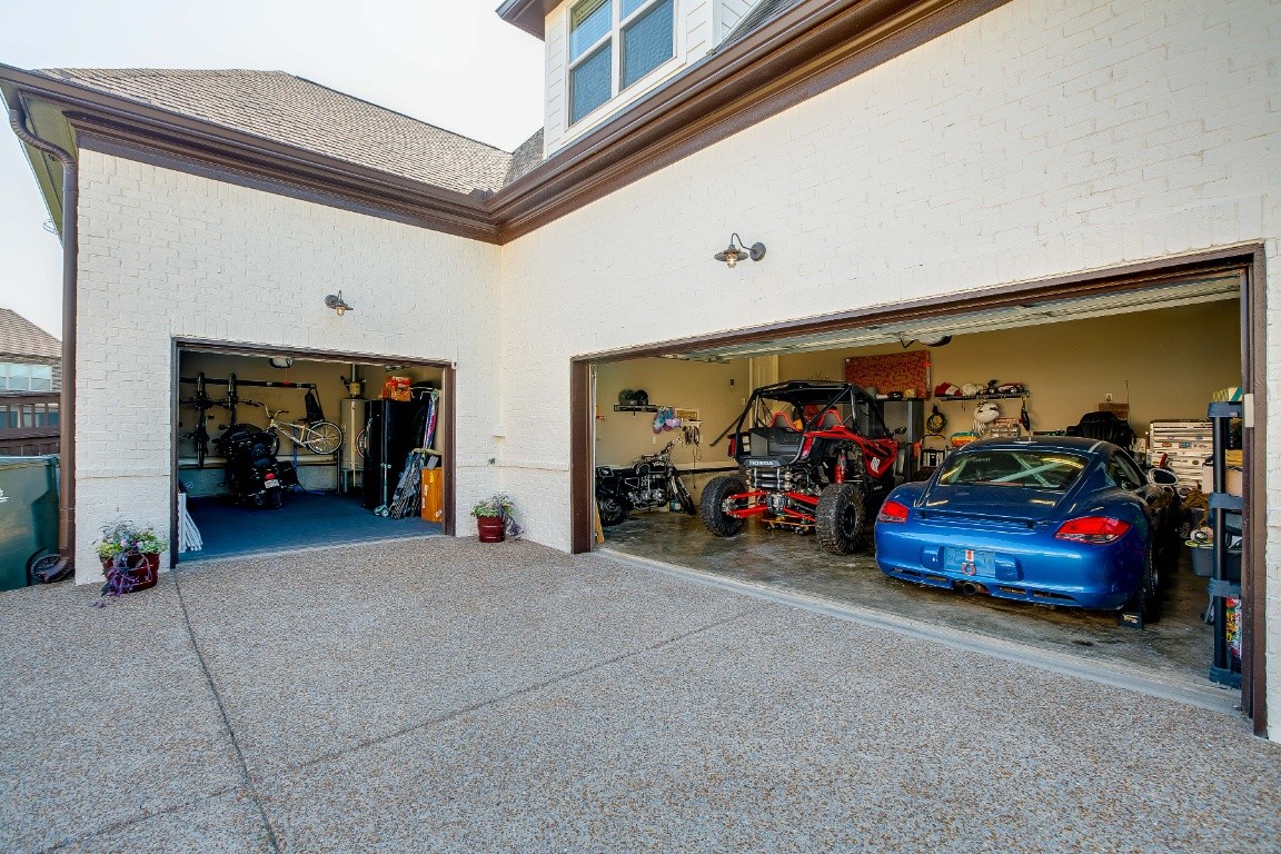 318 Crescent Moon Cir