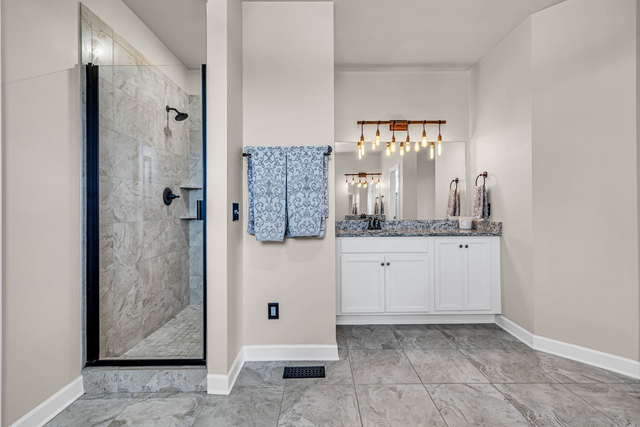 318 Crescent Moon Cir