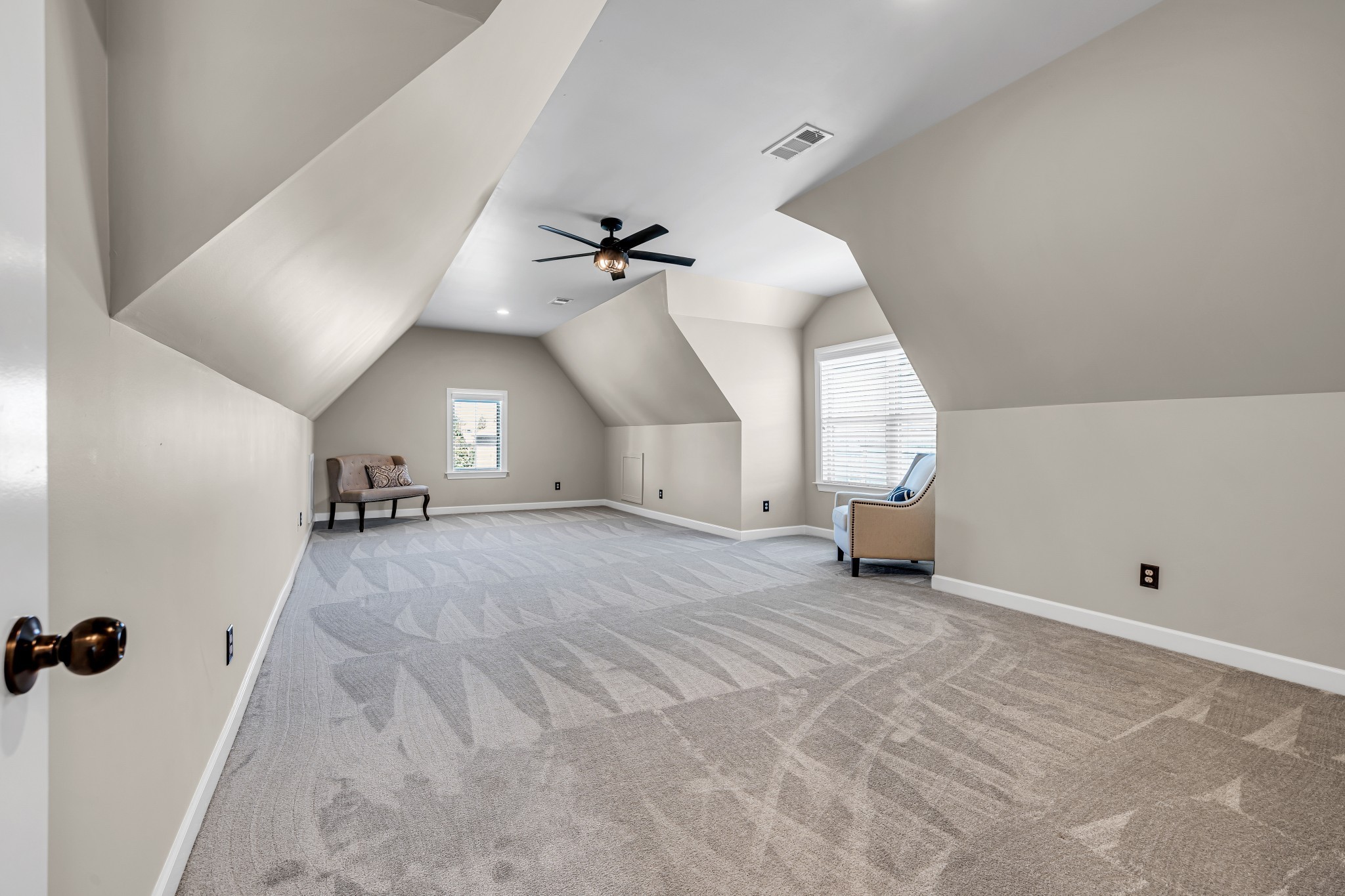 318 Crescent Moon Cir