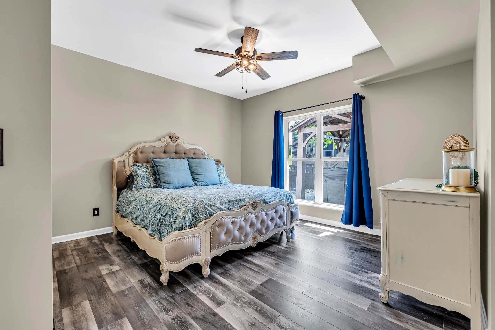 318 Crescent Moon Cir