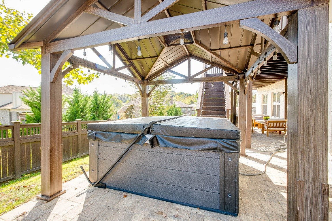 318 Crescent Moon Cir