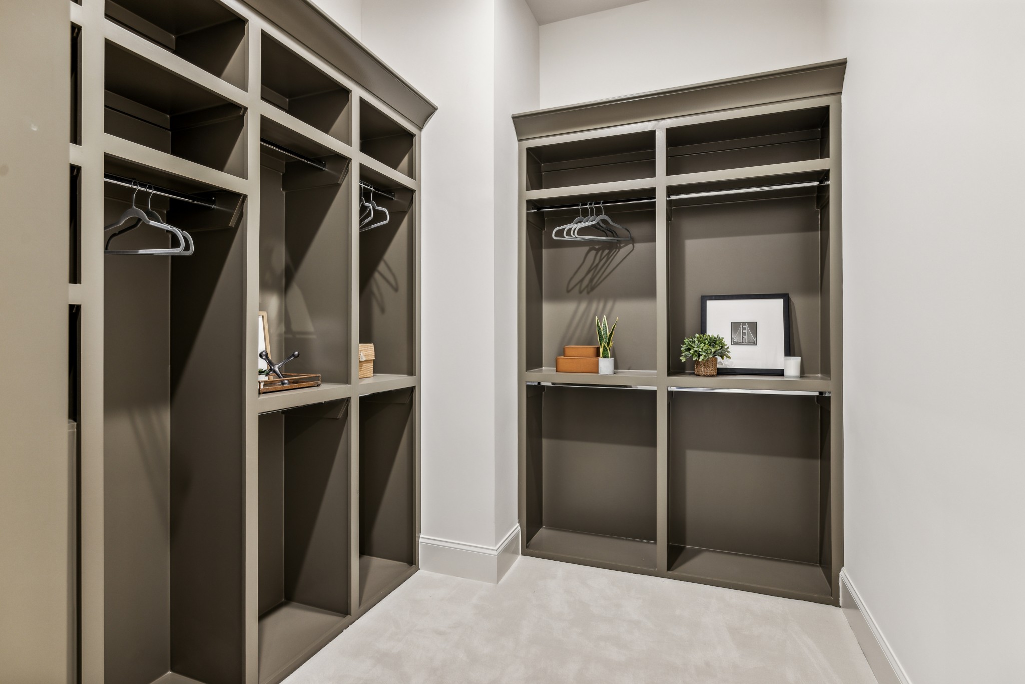 8121 Boiling Springs Pl