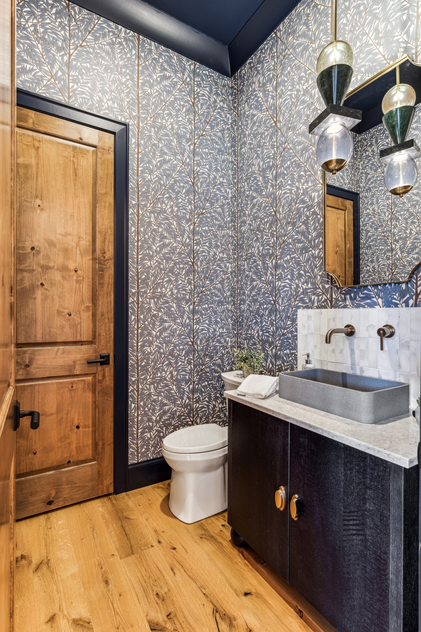 8121 Boiling Springs Pl