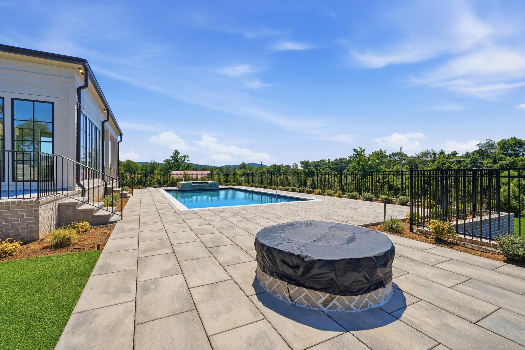 8121 Boiling Springs Pl