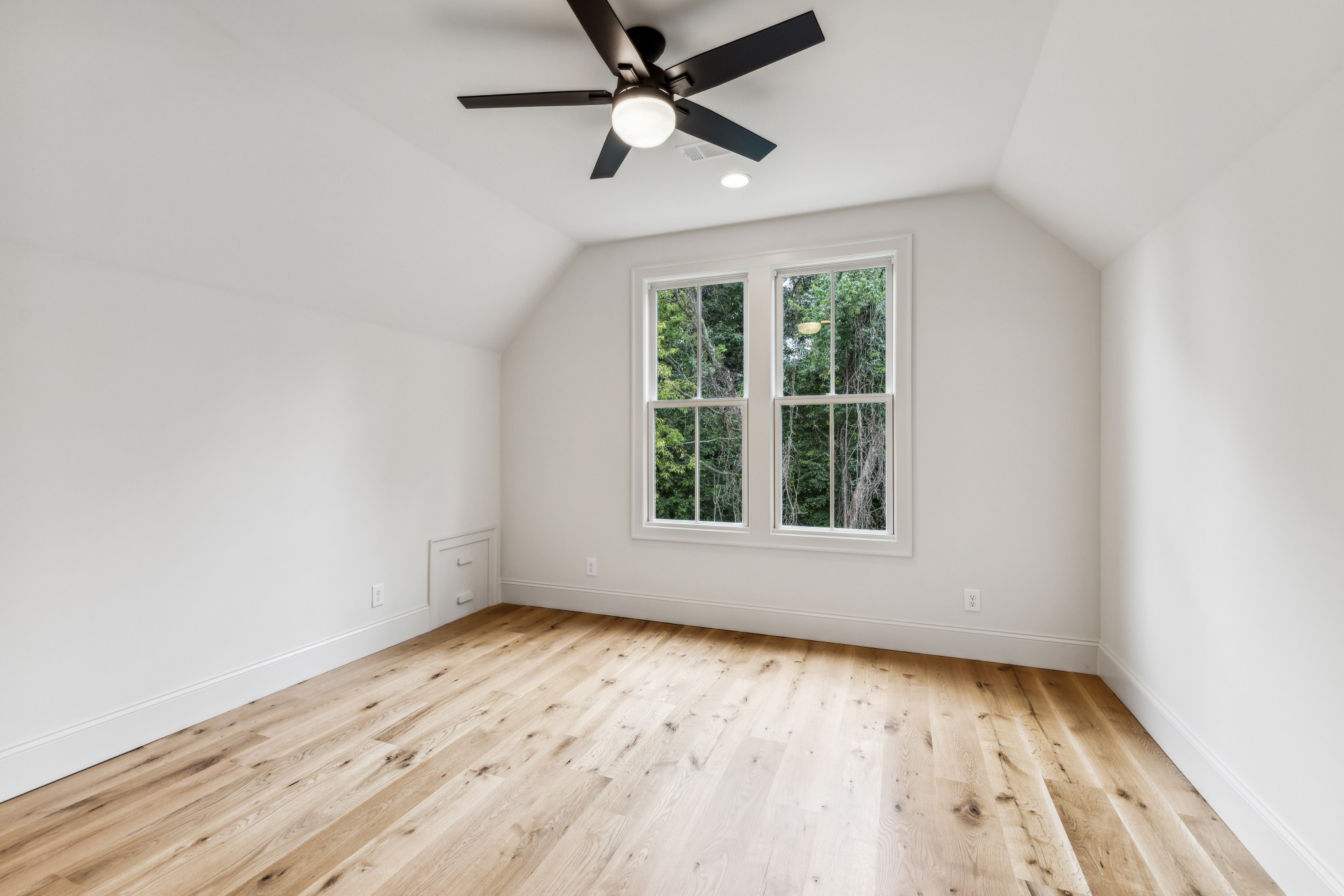 8121 Boiling Springs Pl