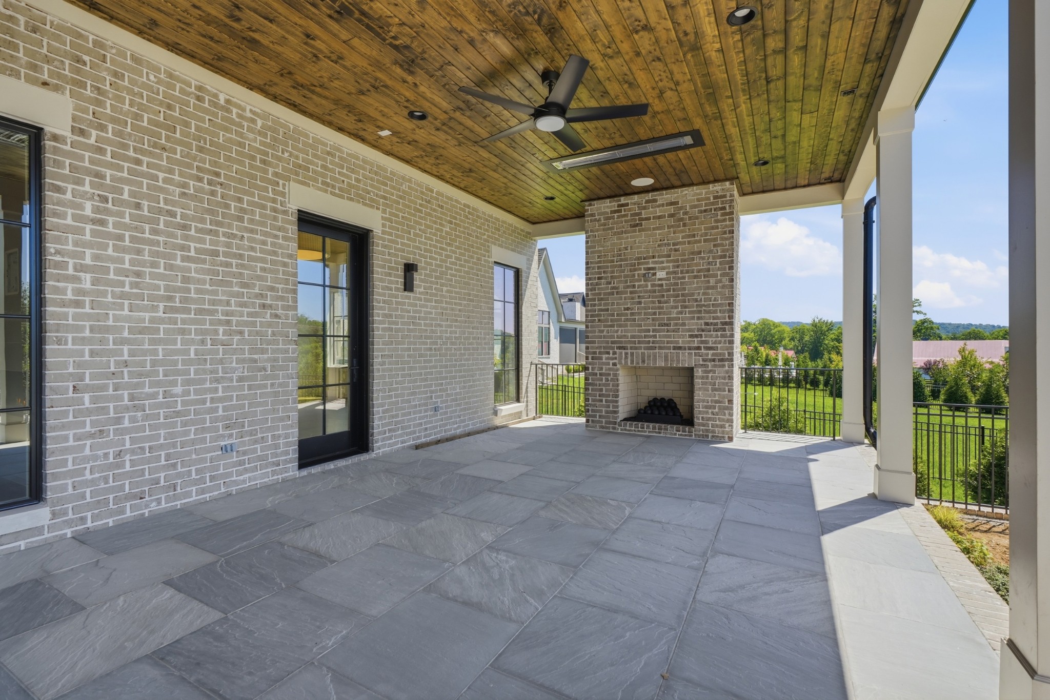 8121 Boiling Springs Pl