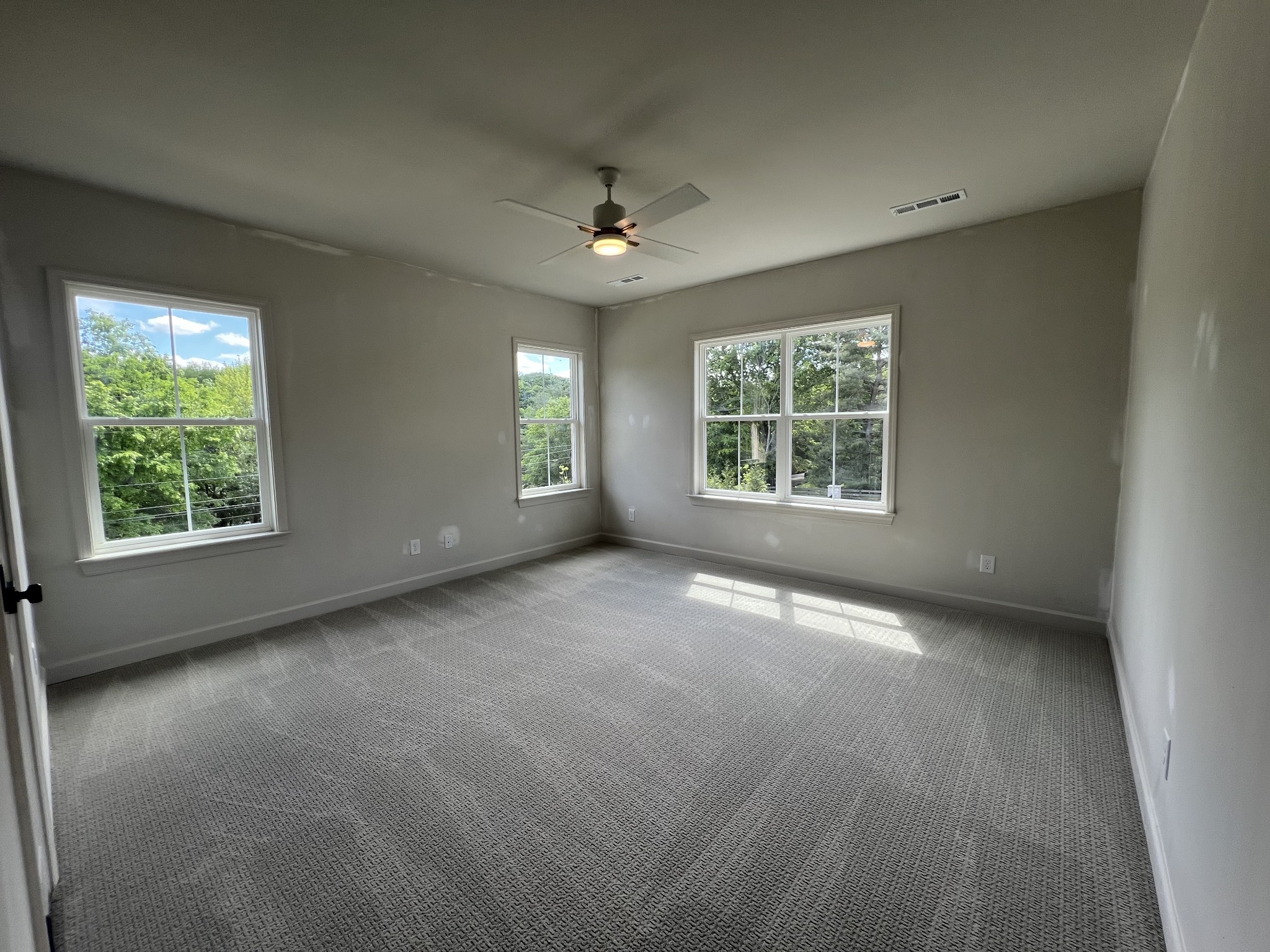 1900 Palisades Dr