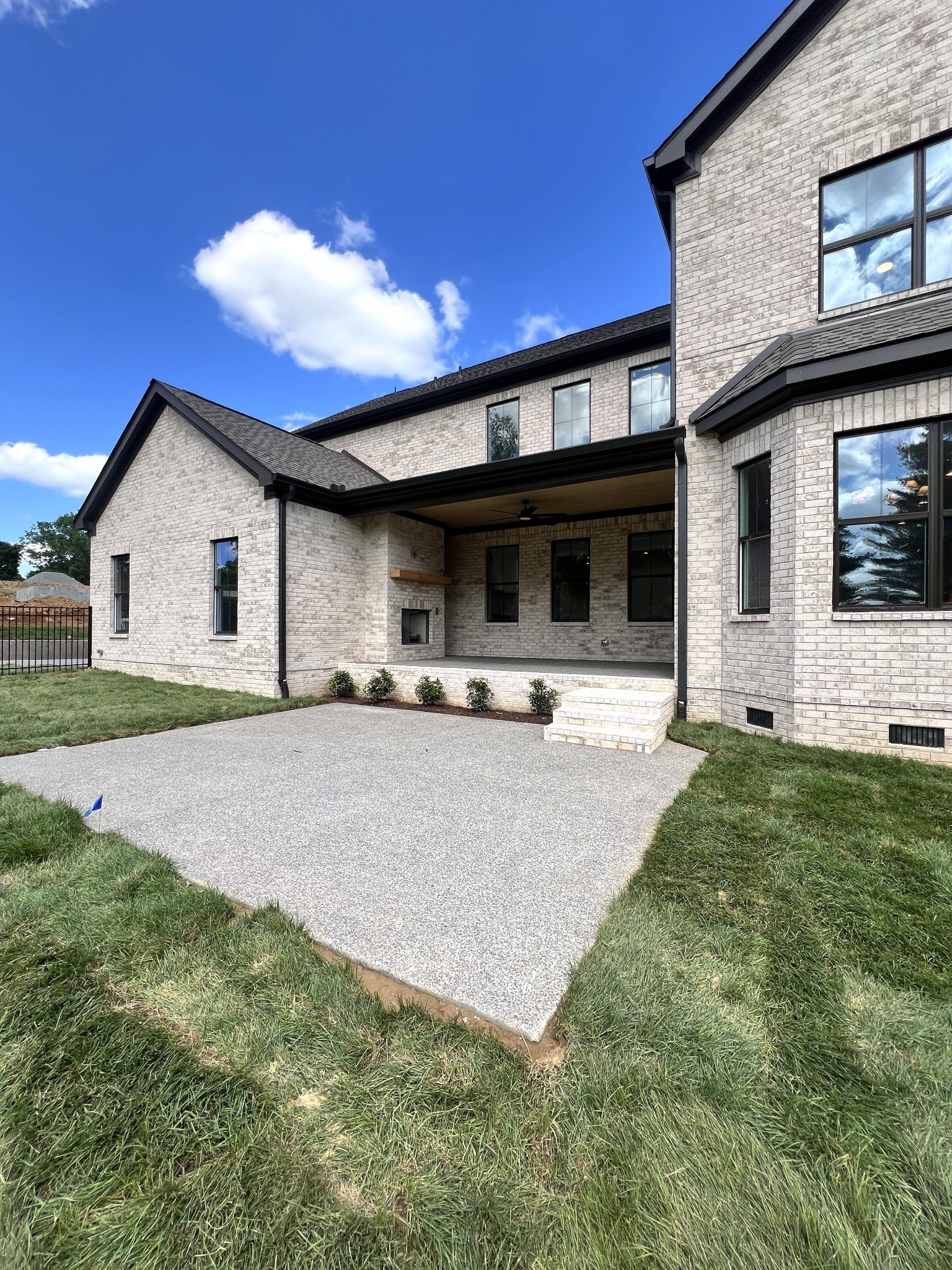 1900 Palisades Dr