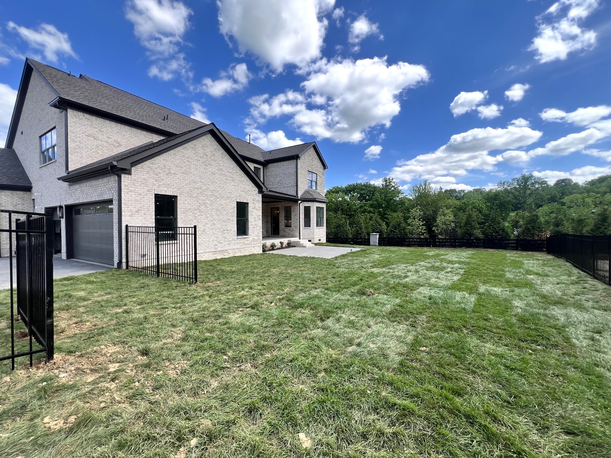 1900 Palisades Dr