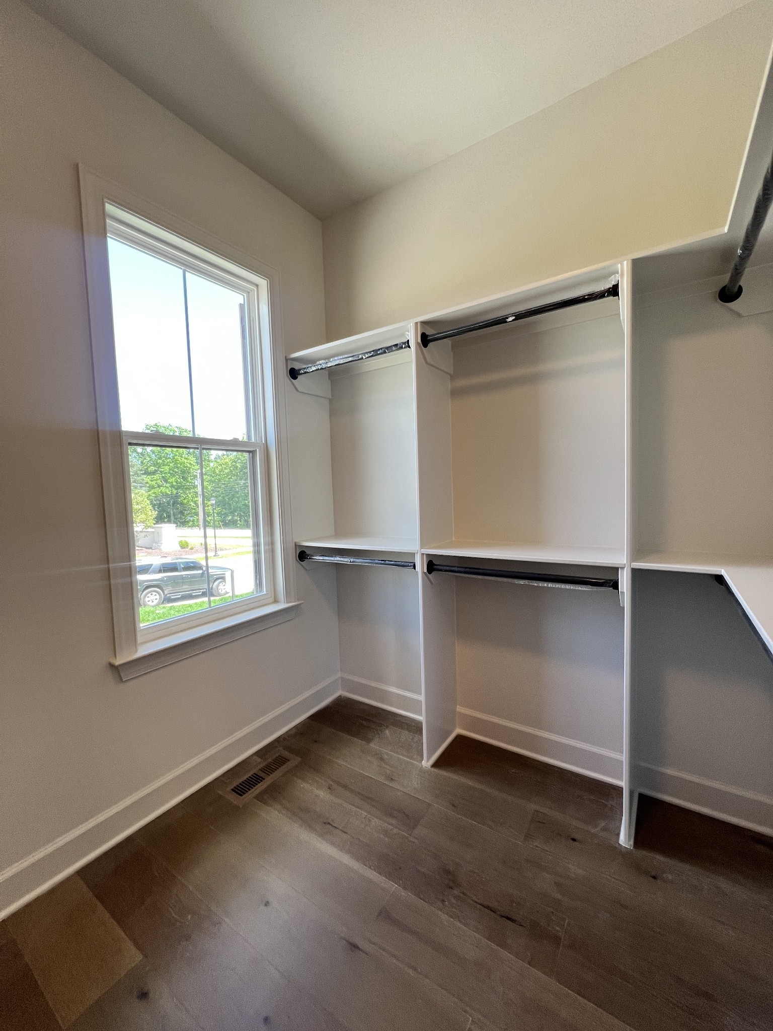 1900 Palisades Dr