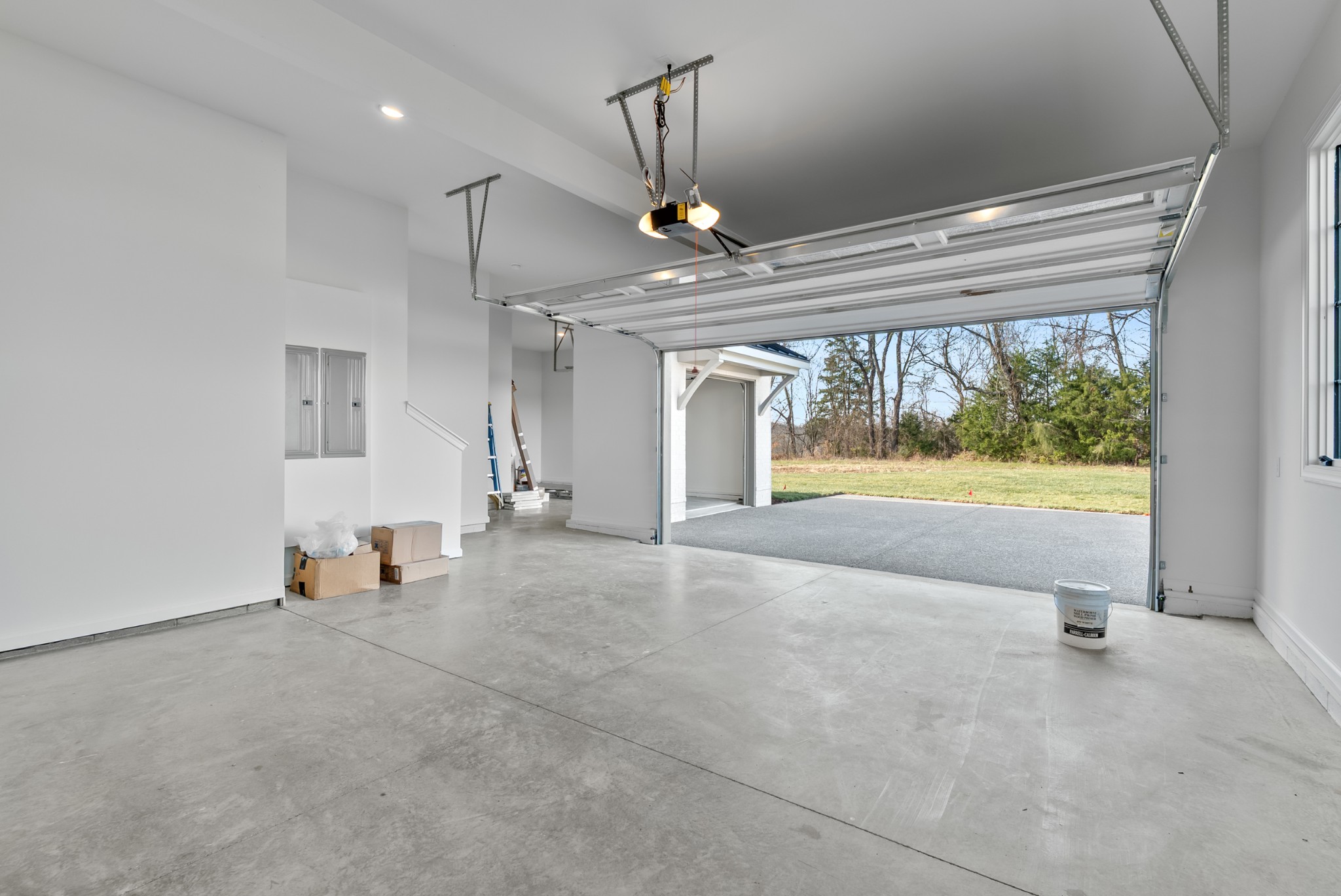 9902 Amarosa Court
