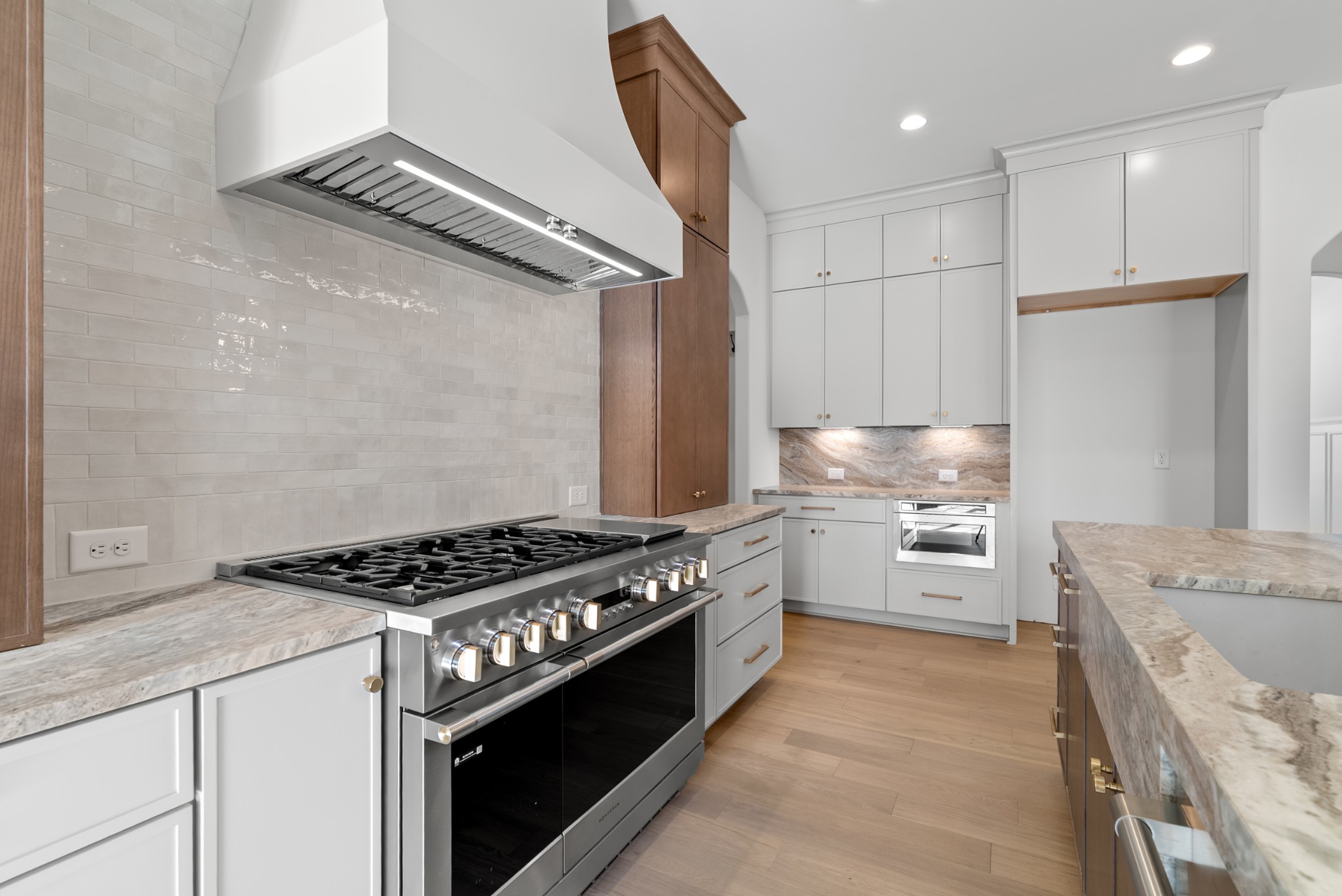 9902 Amarosa Court
