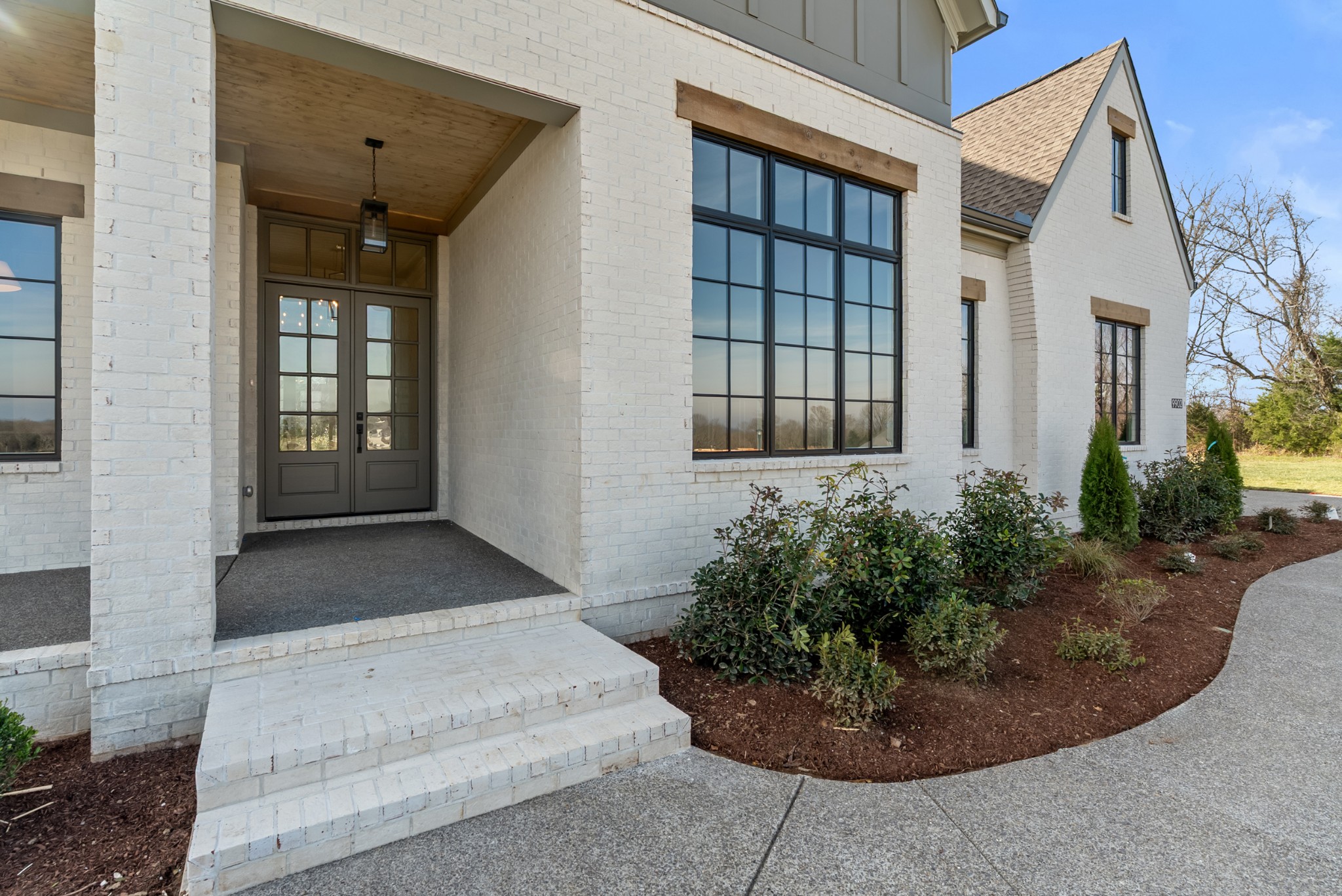 9902 Amarosa Court