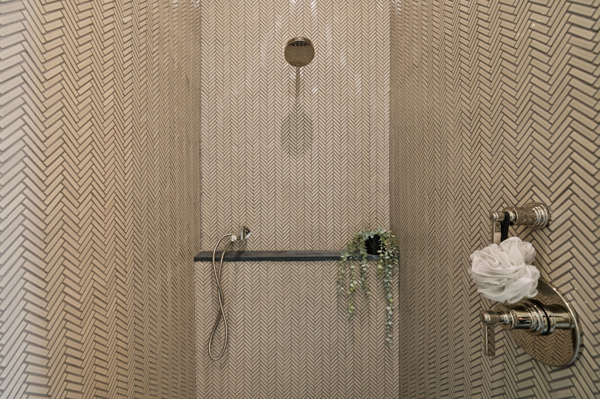 8101 Turning Point Dr