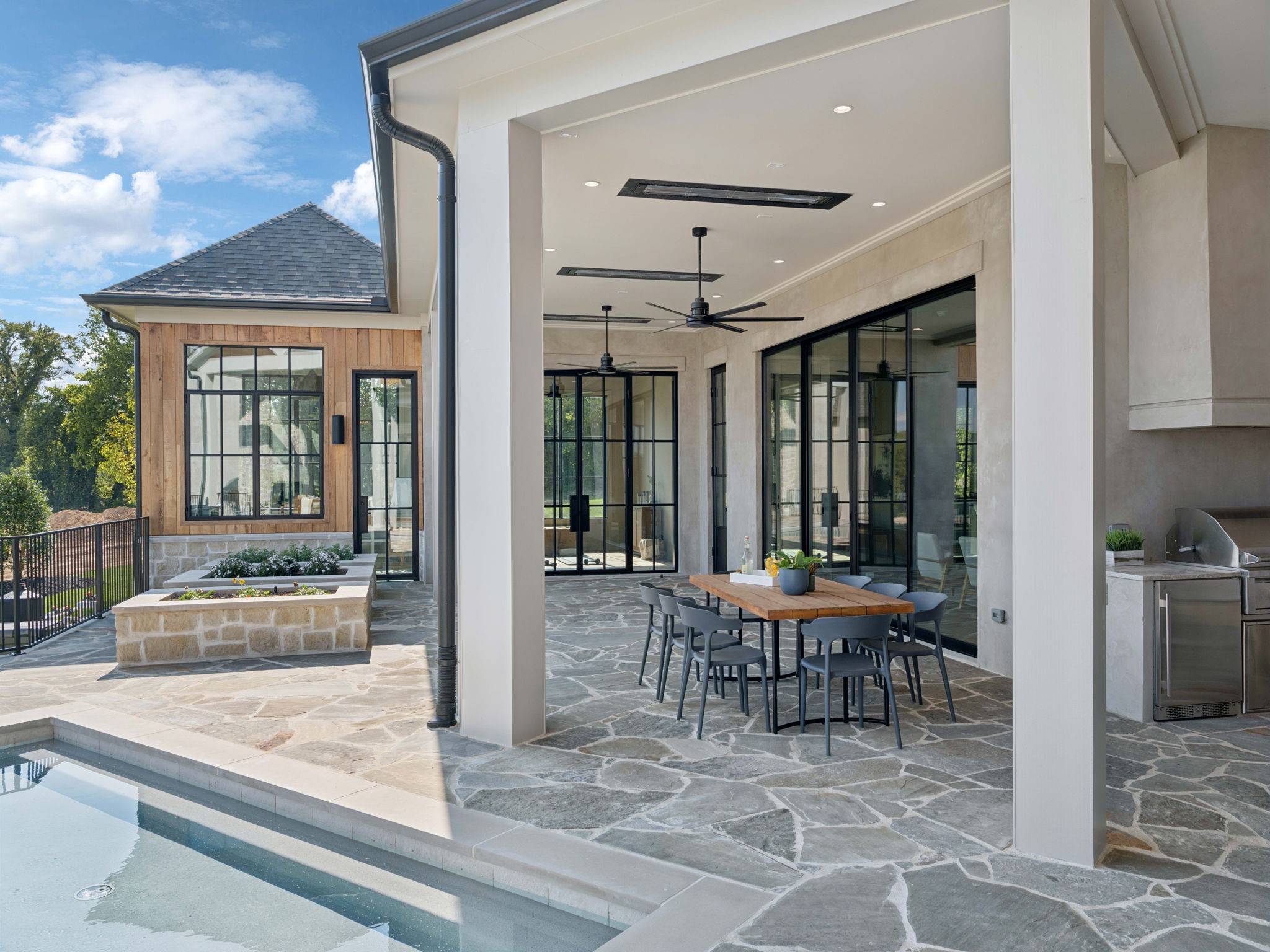 8101 Turning Point Dr