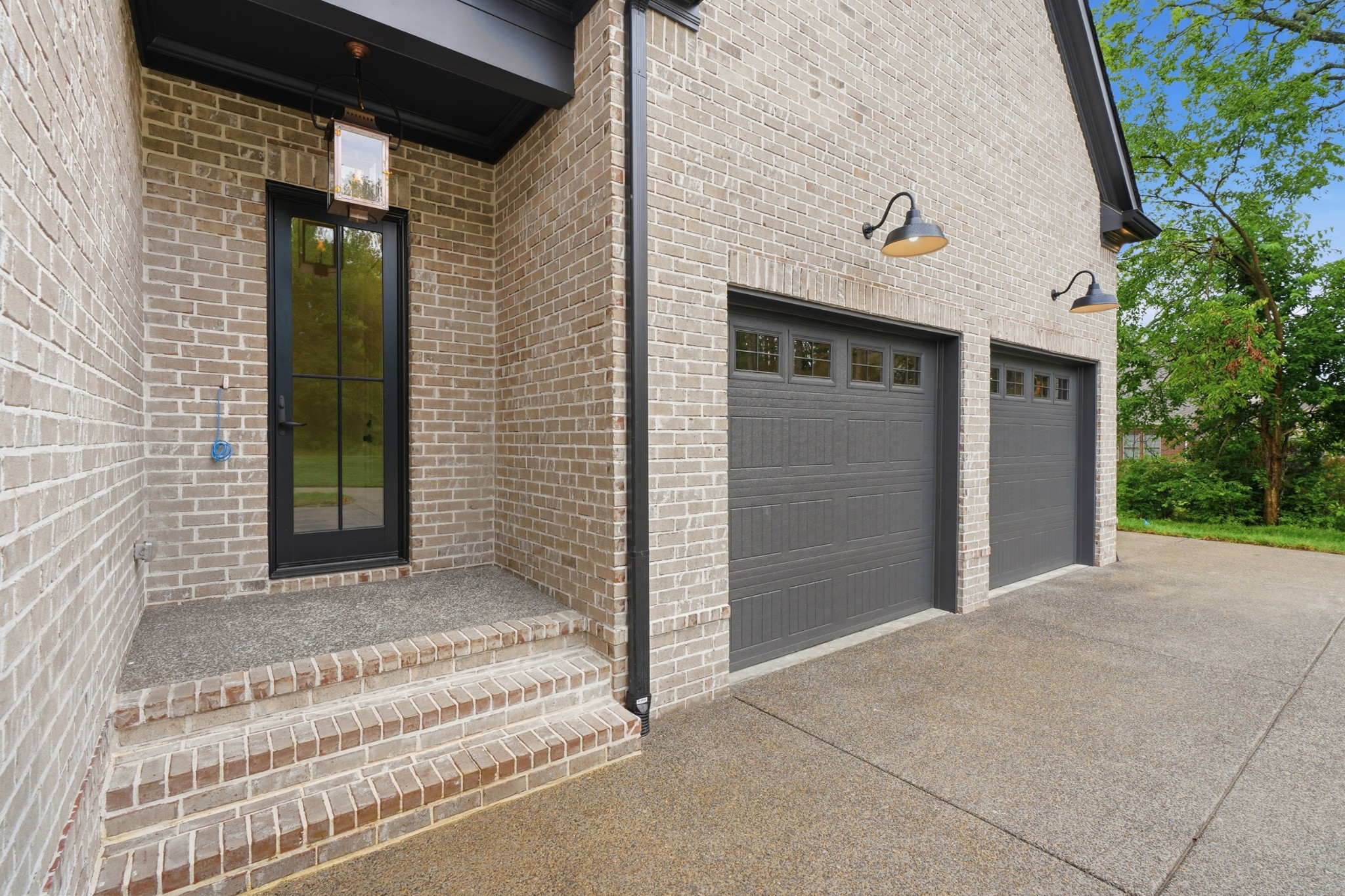 9908 Amarosa Ct
