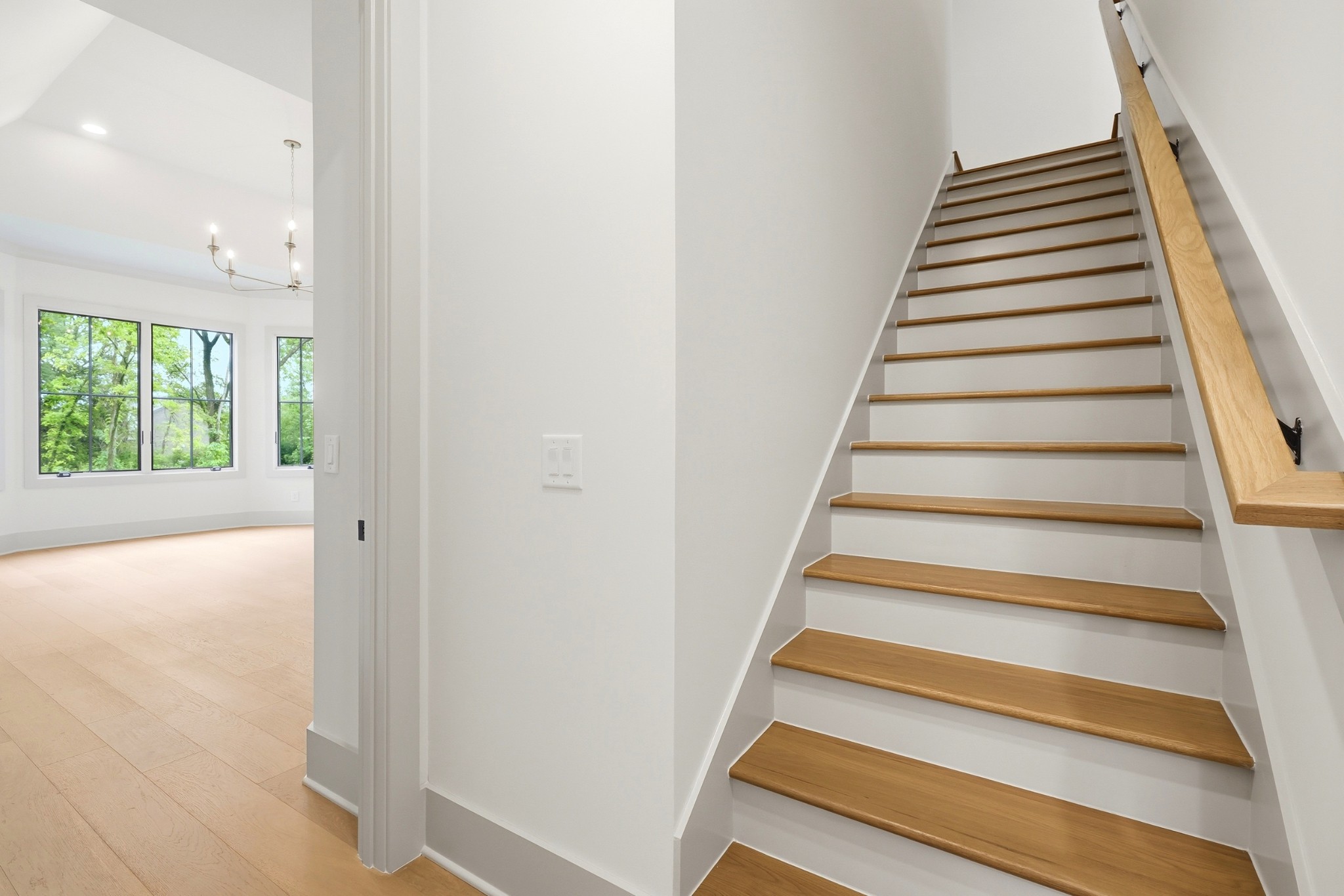 9908 Amarosa Ct