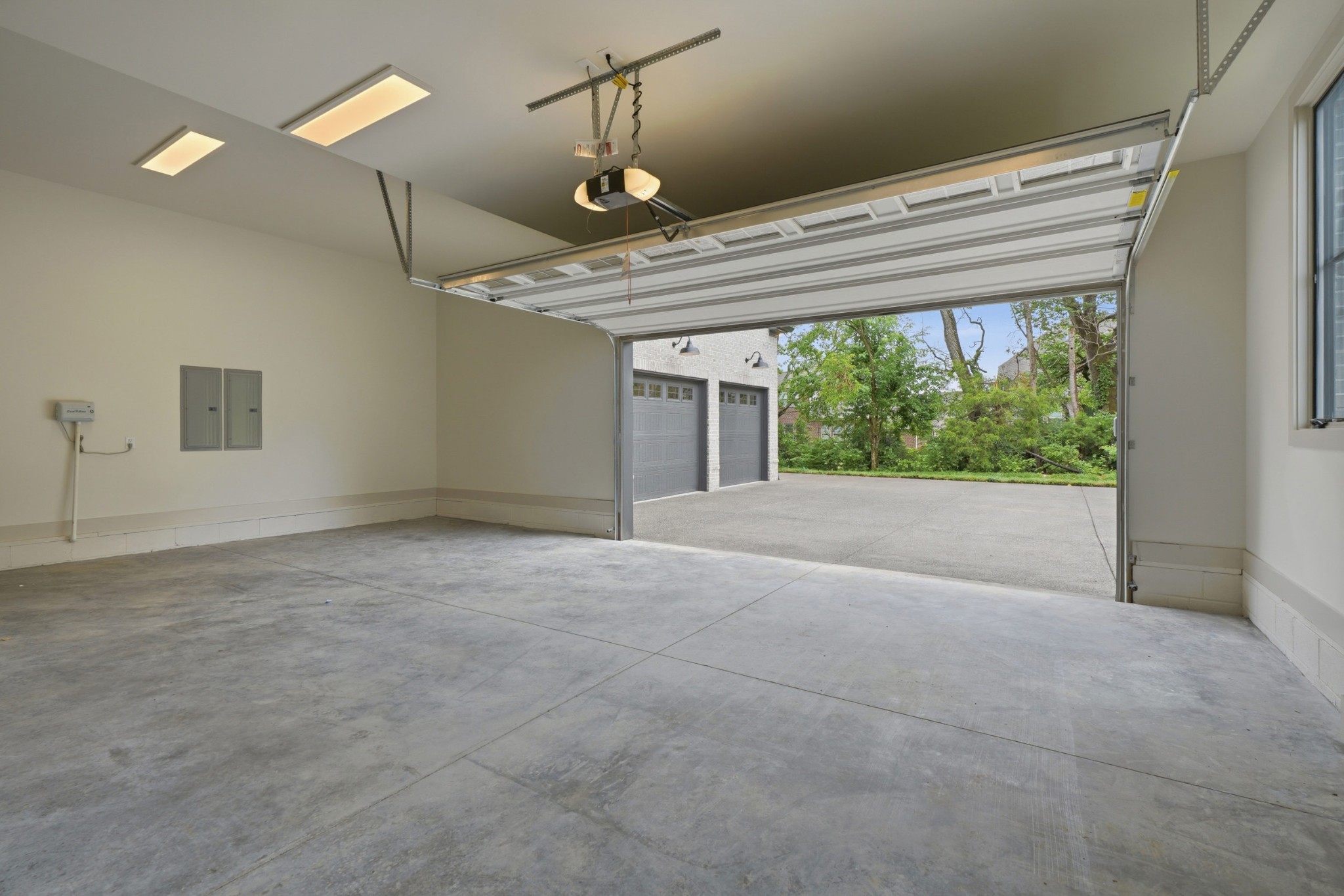 9908 Amarosa Ct