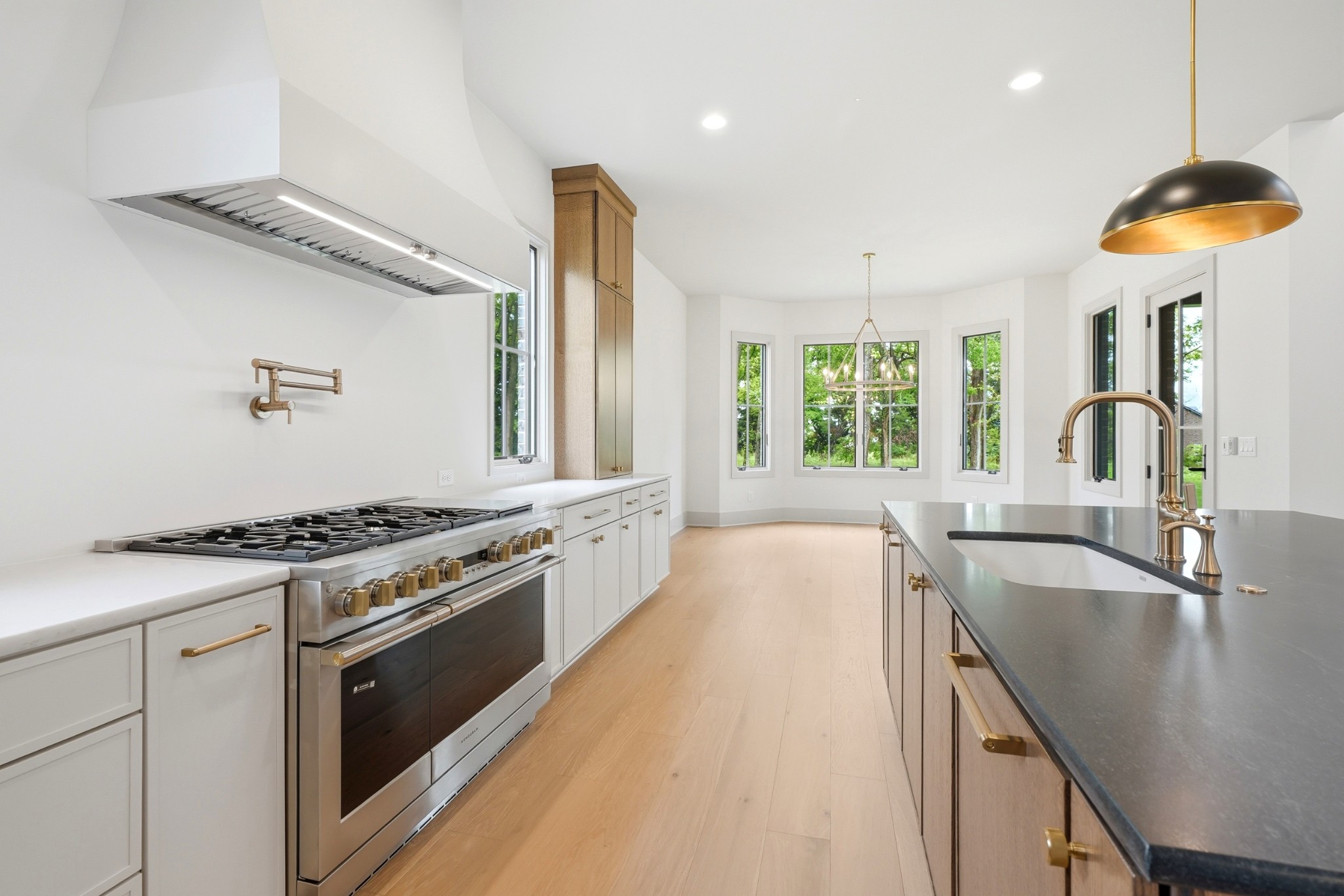 9908 Amarosa Ct