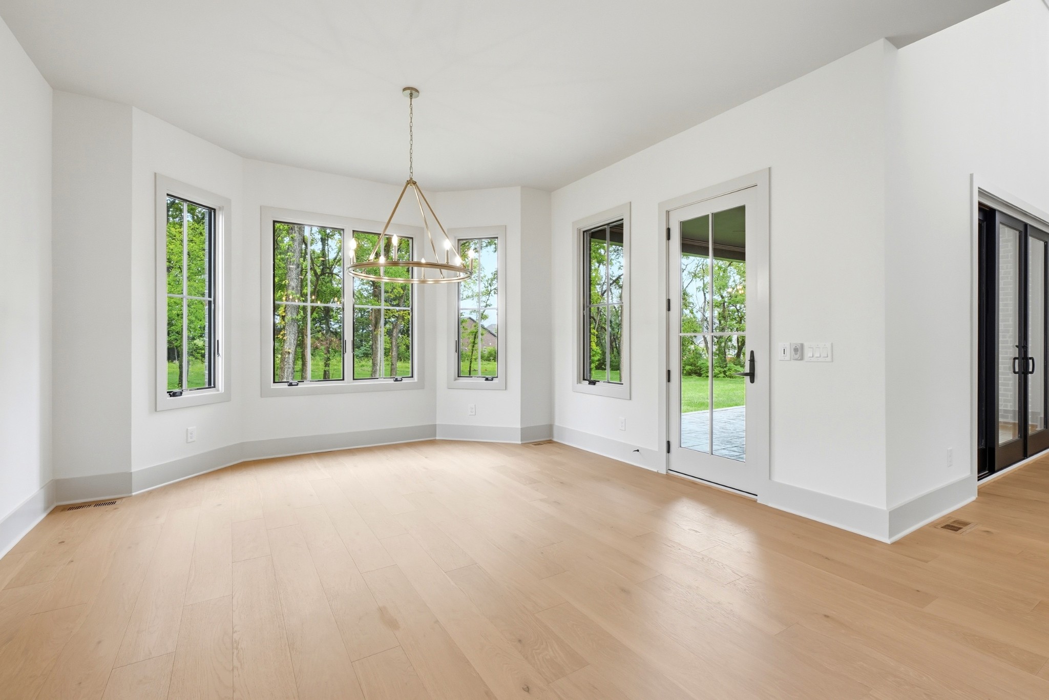 9908 Amarosa Ct