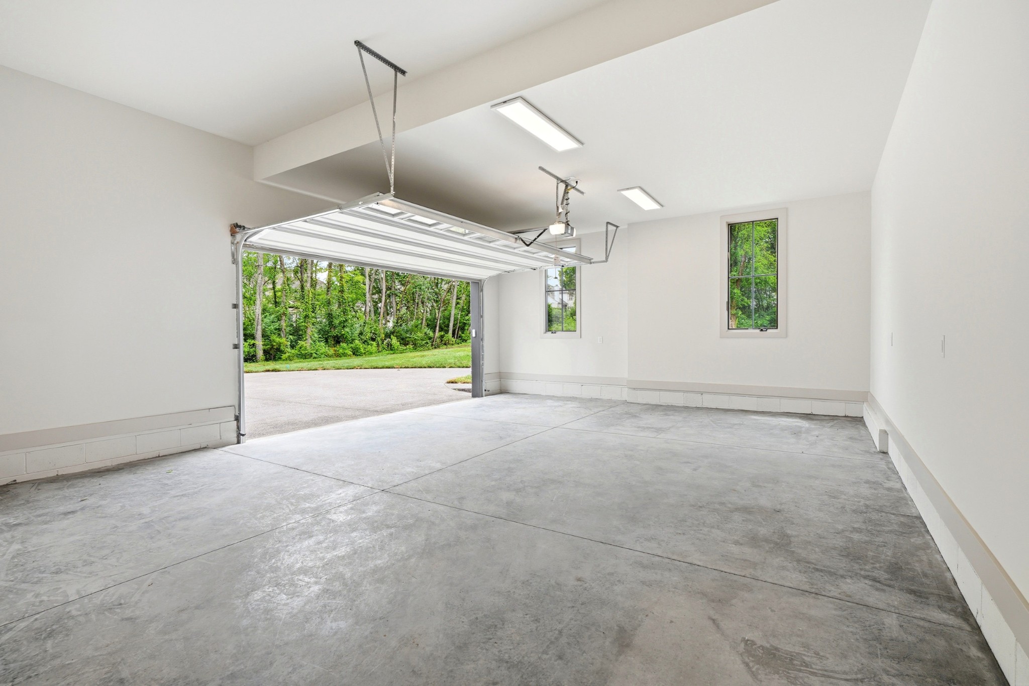 9908 Amarosa Ct