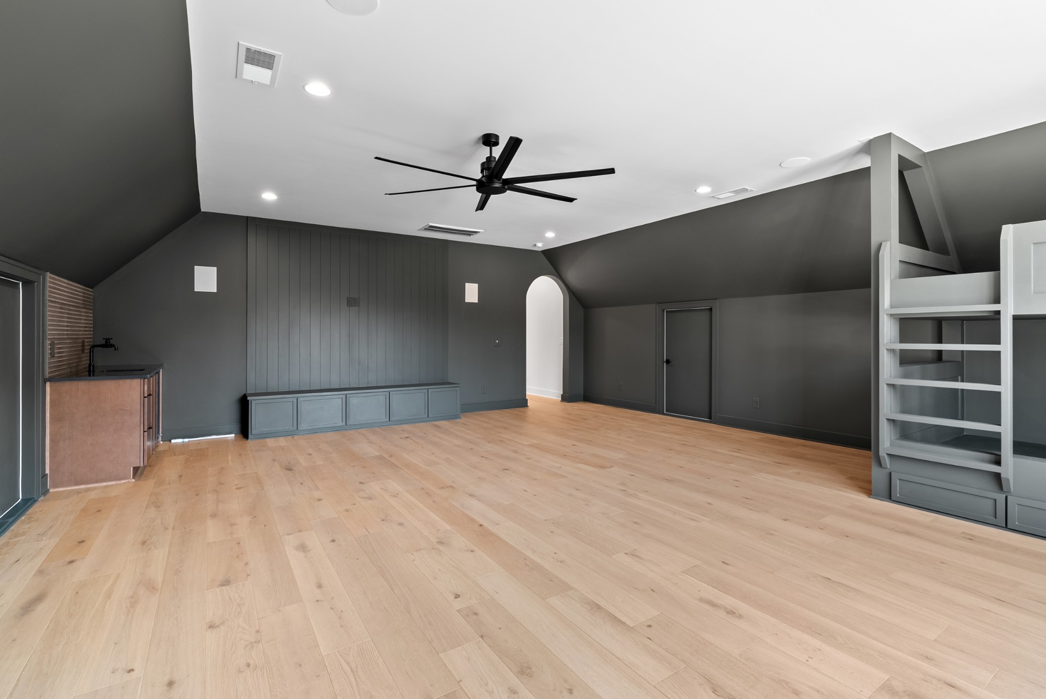 8123 Boiling Springs Pl