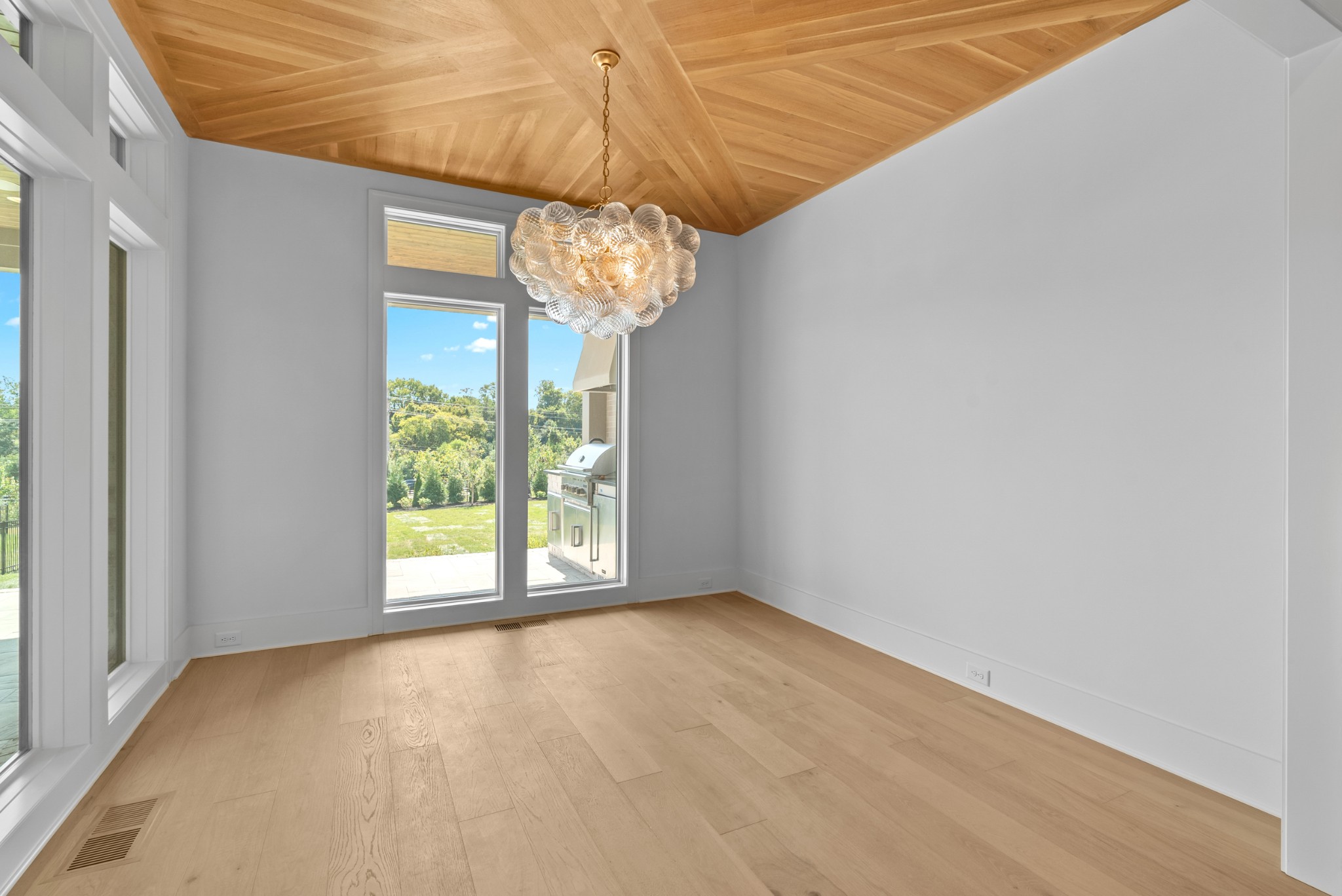 8123 Boiling Springs Pl