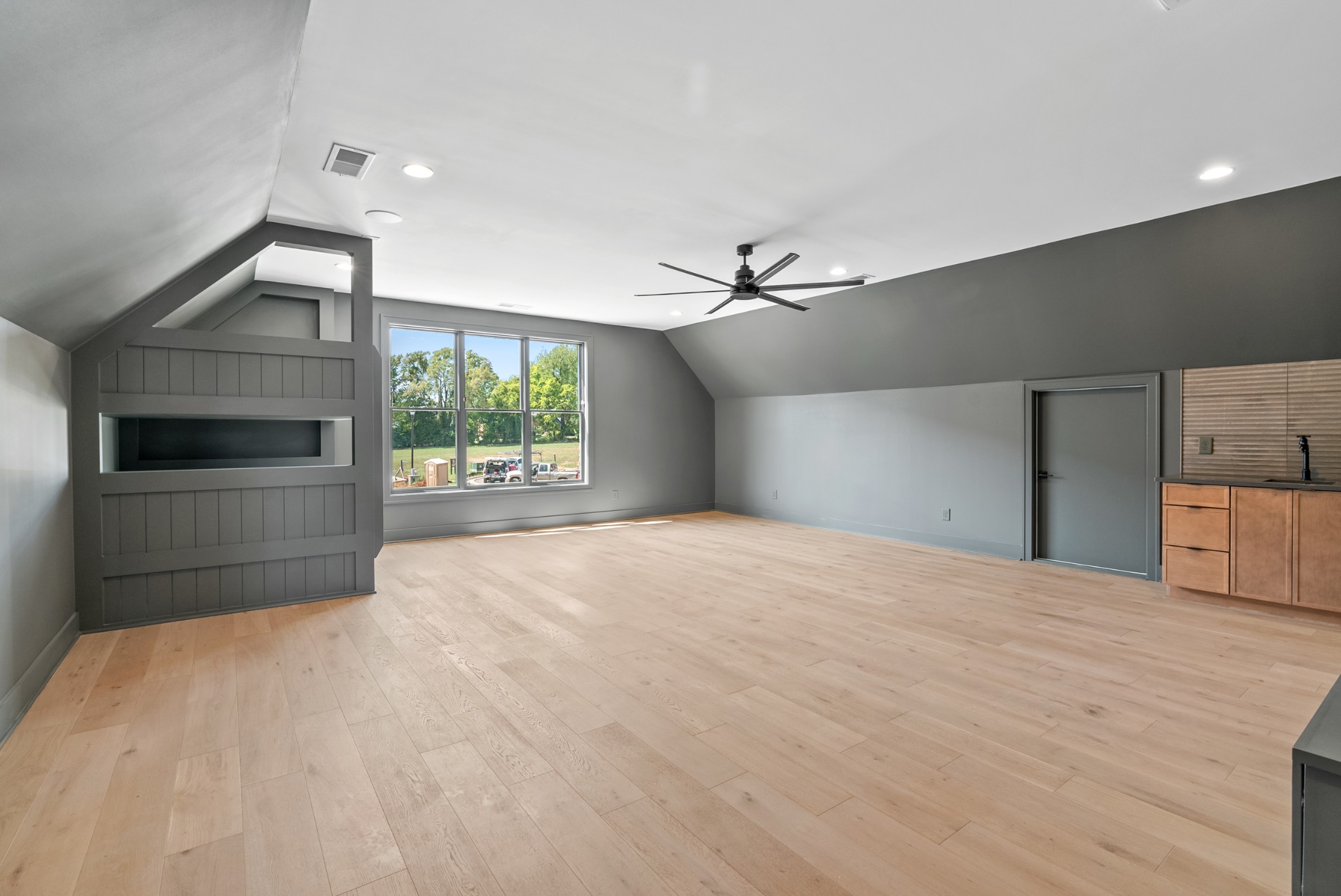 8123 Boiling Springs Pl