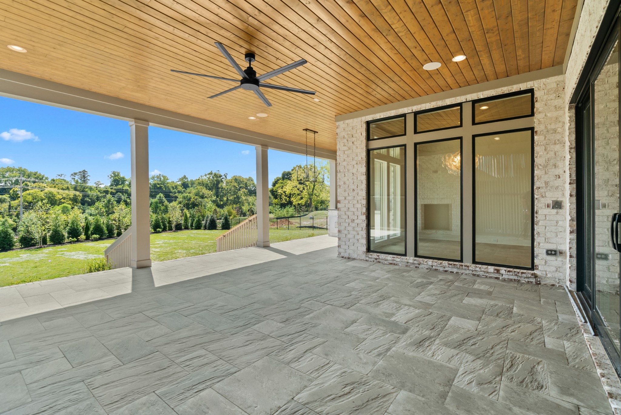 8123 Boiling Springs Pl