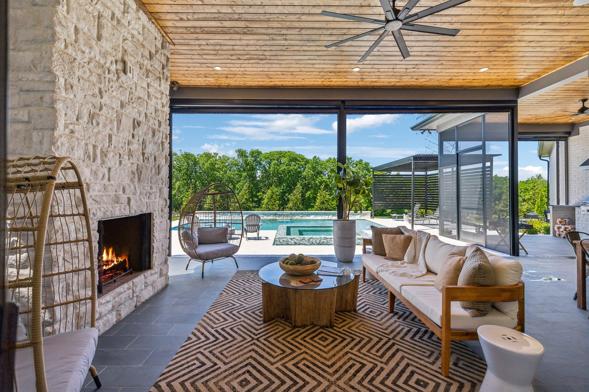 8128 Boiling Springs Pl