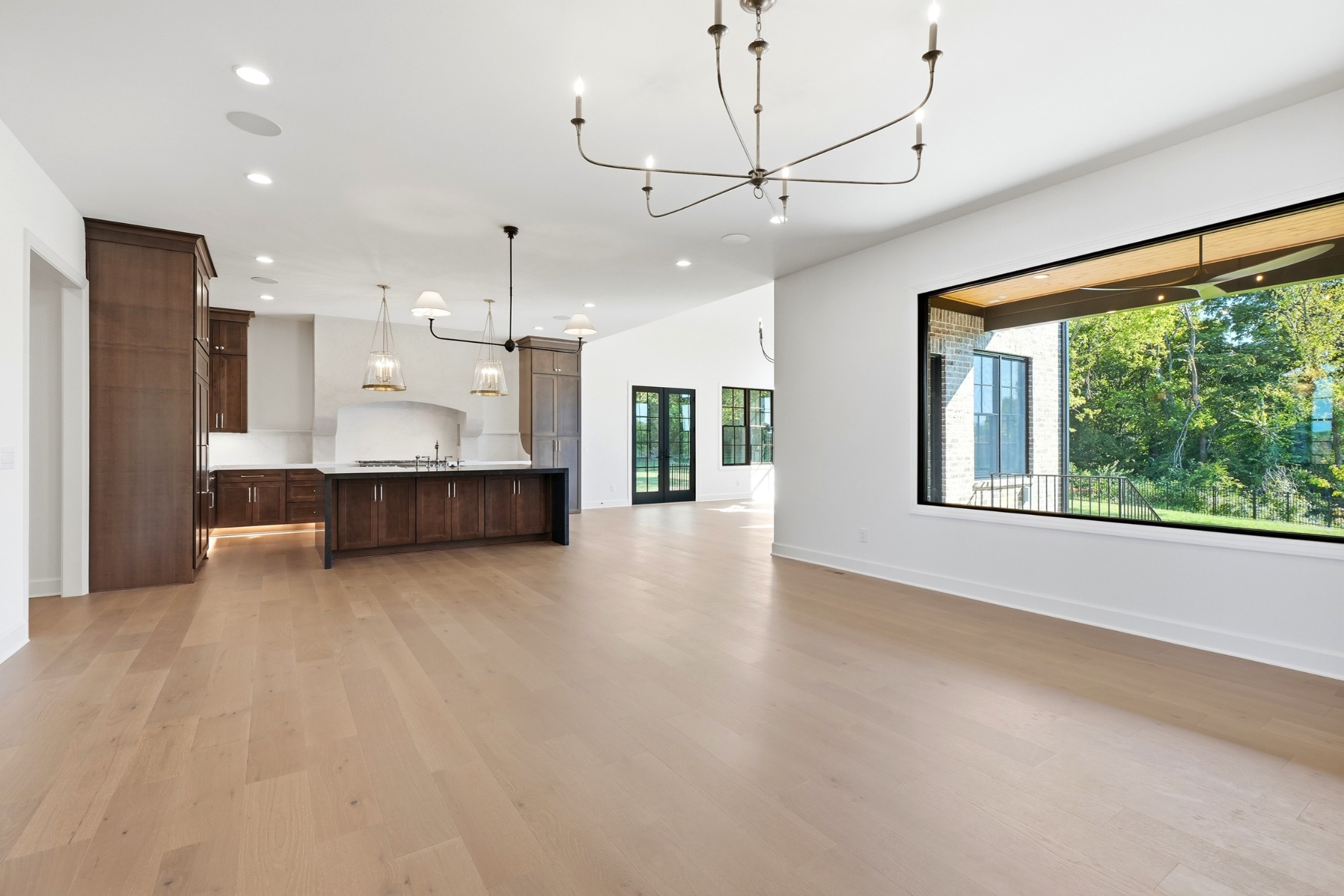 9900 Amarosa Ct
