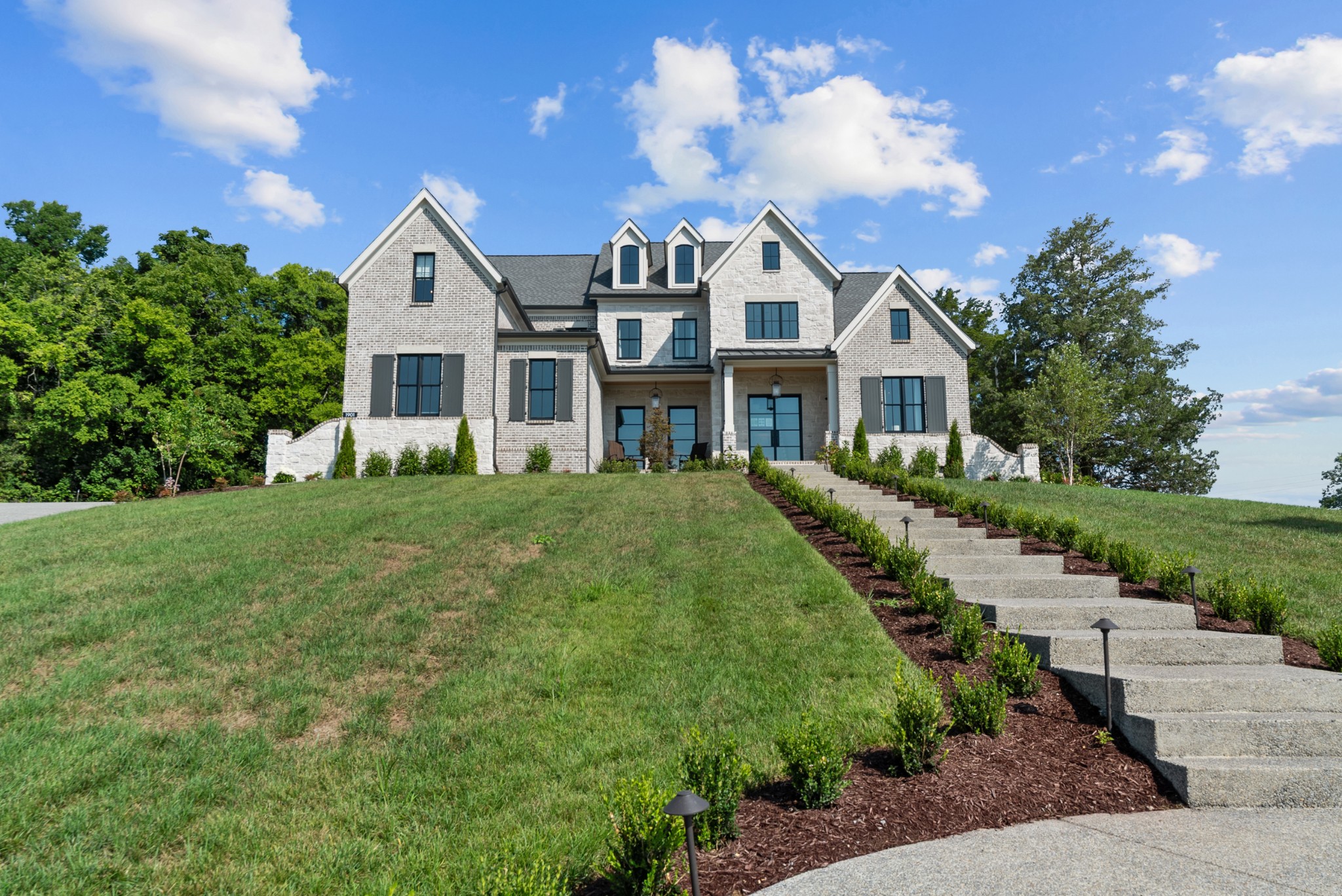 9900 Amarosa Ct