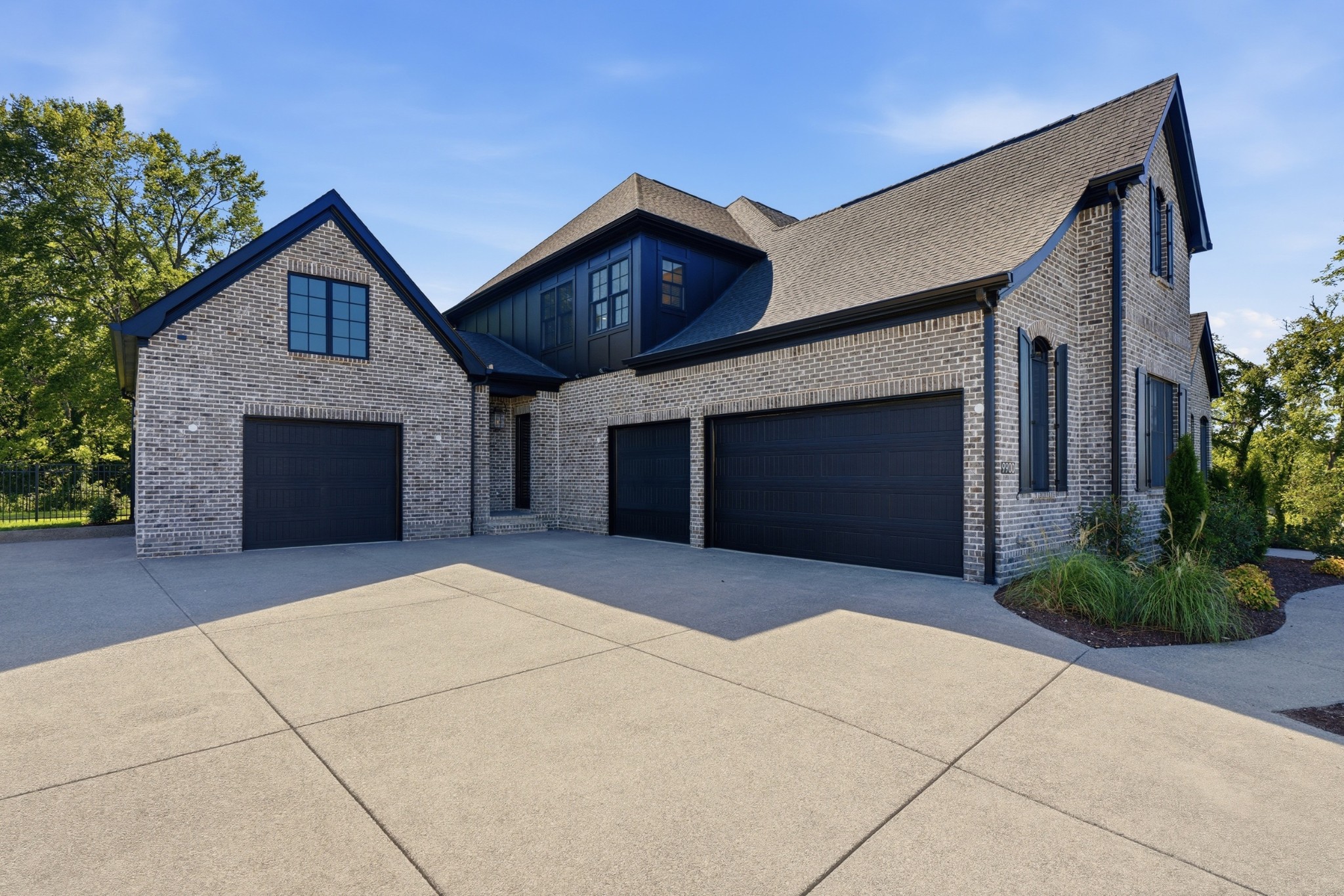 9900 Amarosa Ct