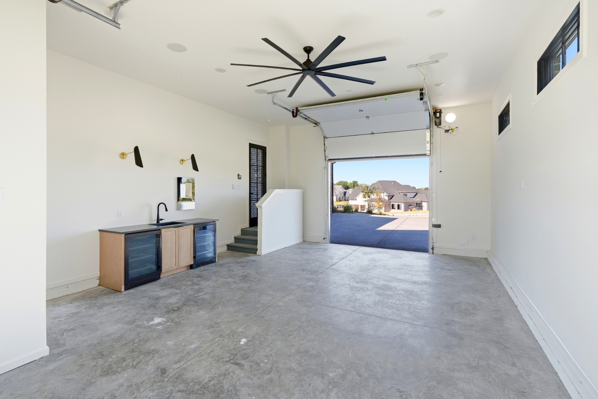 9900 Amarosa Ct