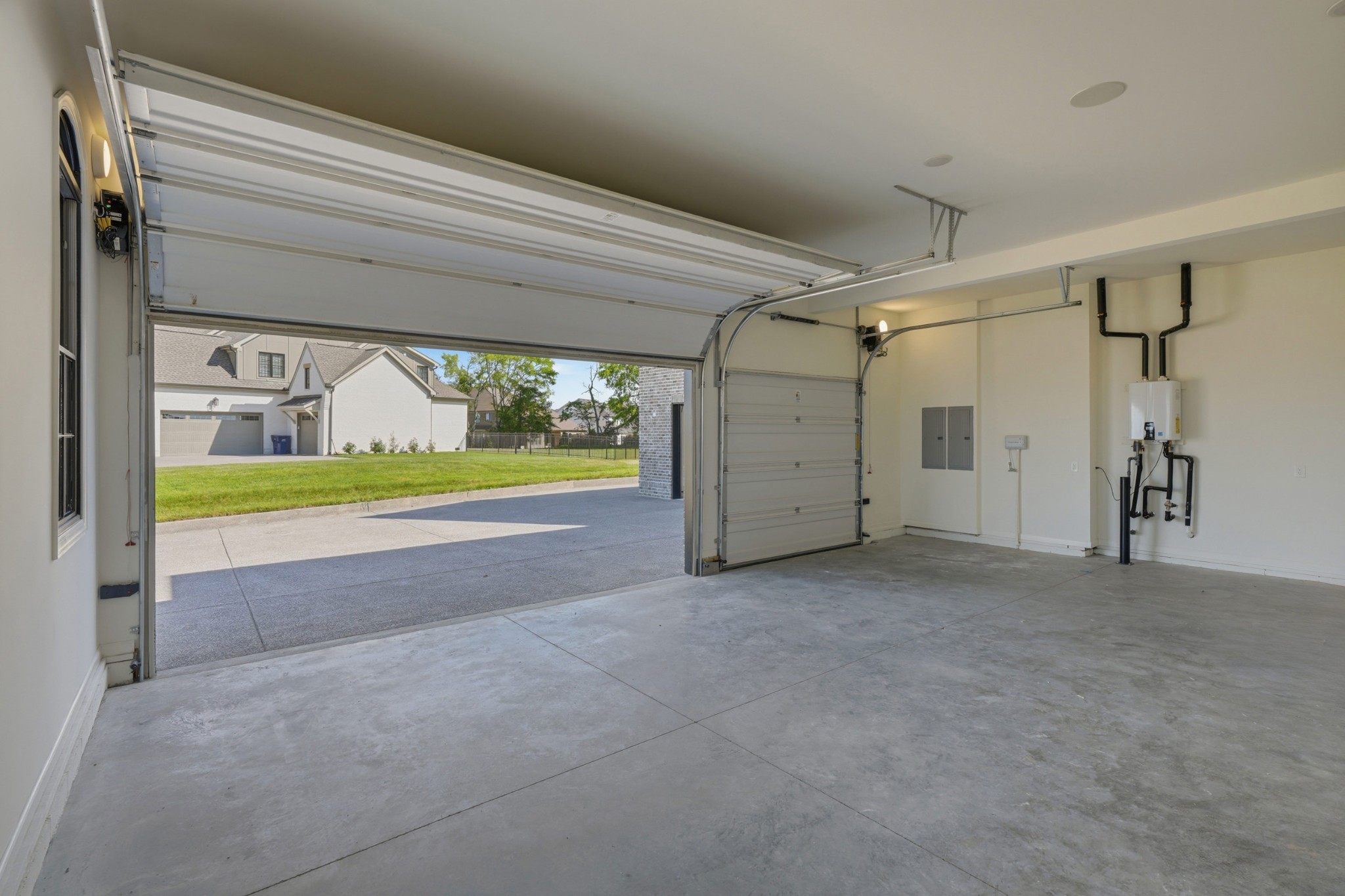 9900 Amarosa Ct
