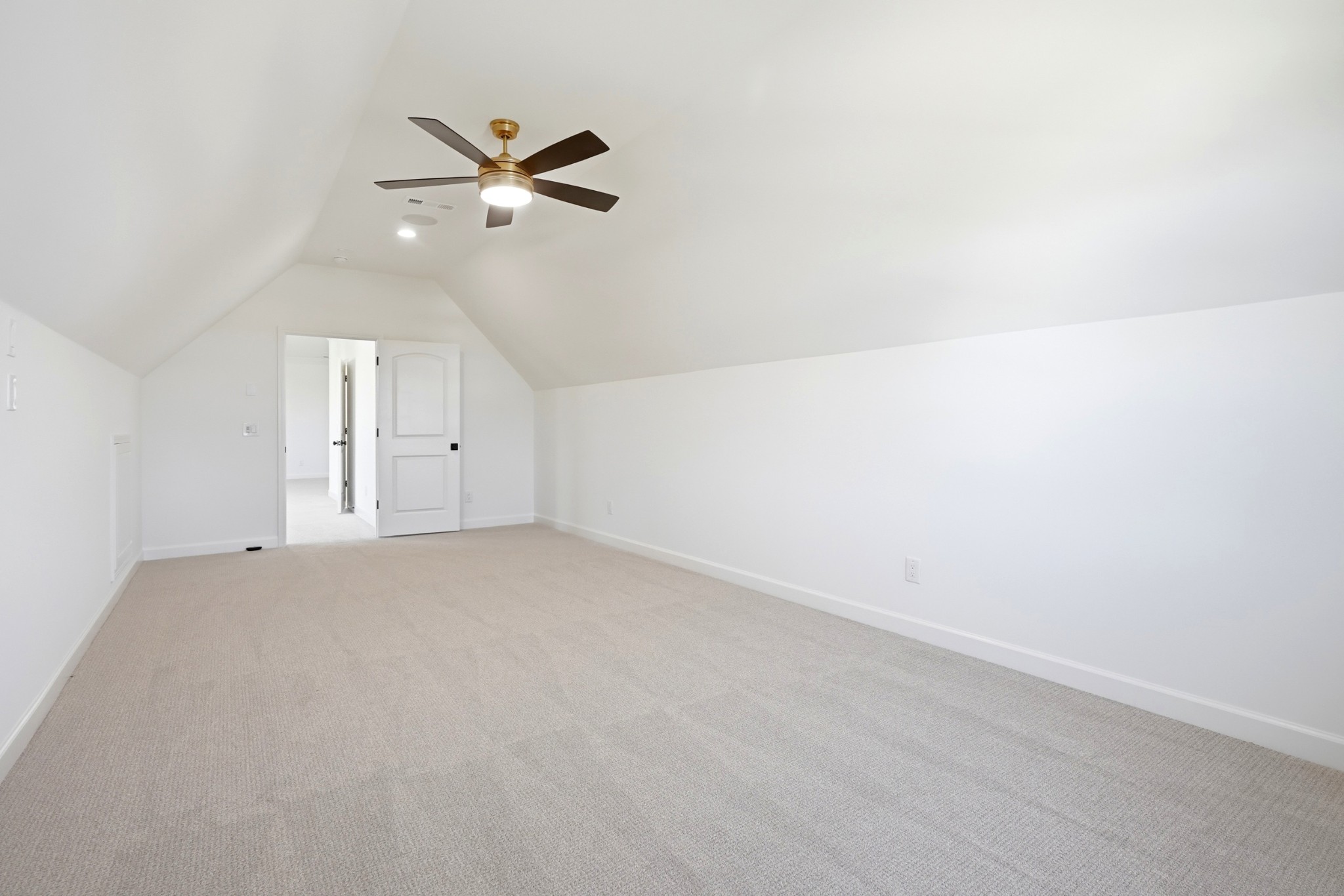 9900 Amarosa Ct