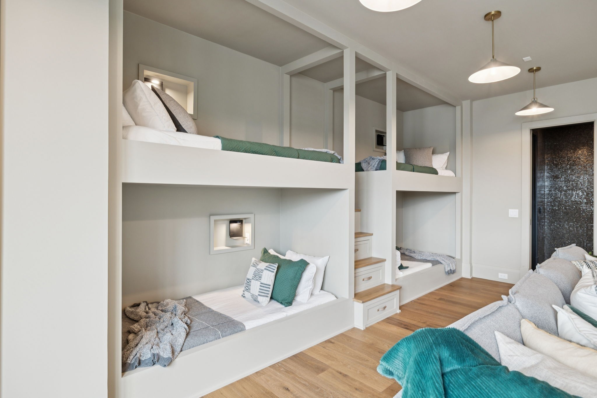 8101 Turning Point Dr