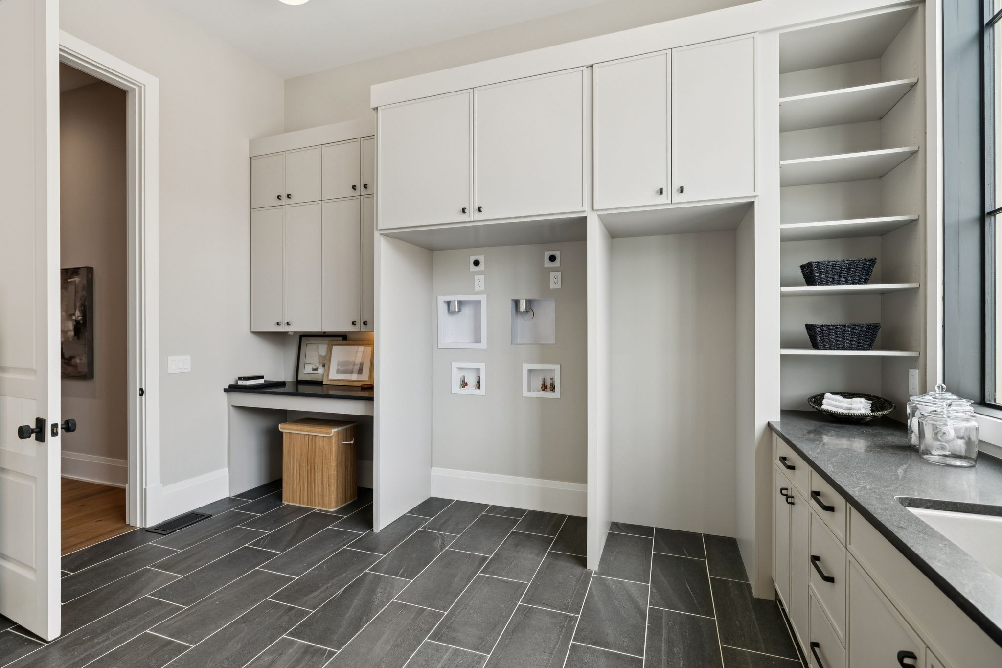 8101 Turning Point Dr