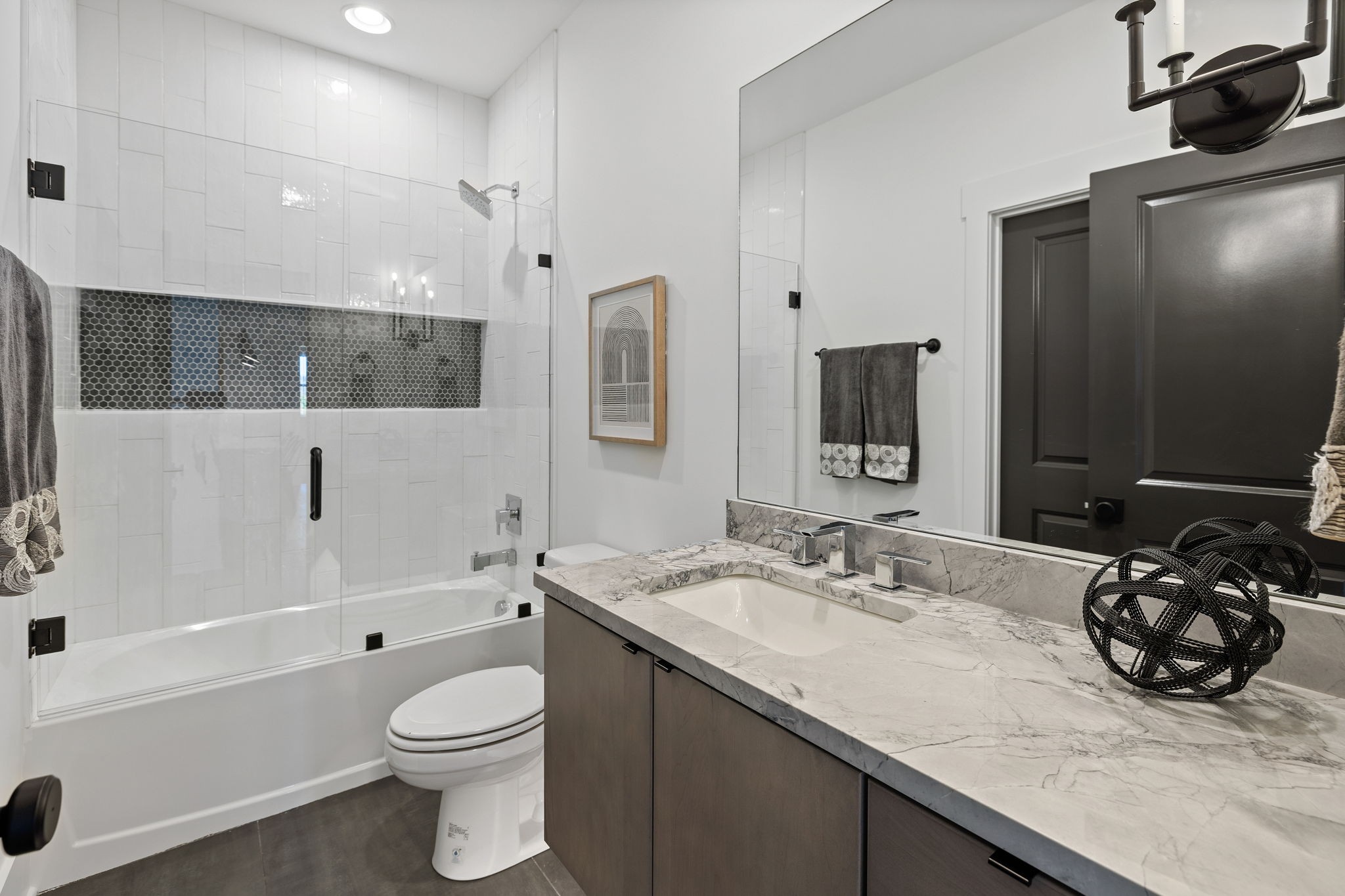 1003 Sinatra Drive