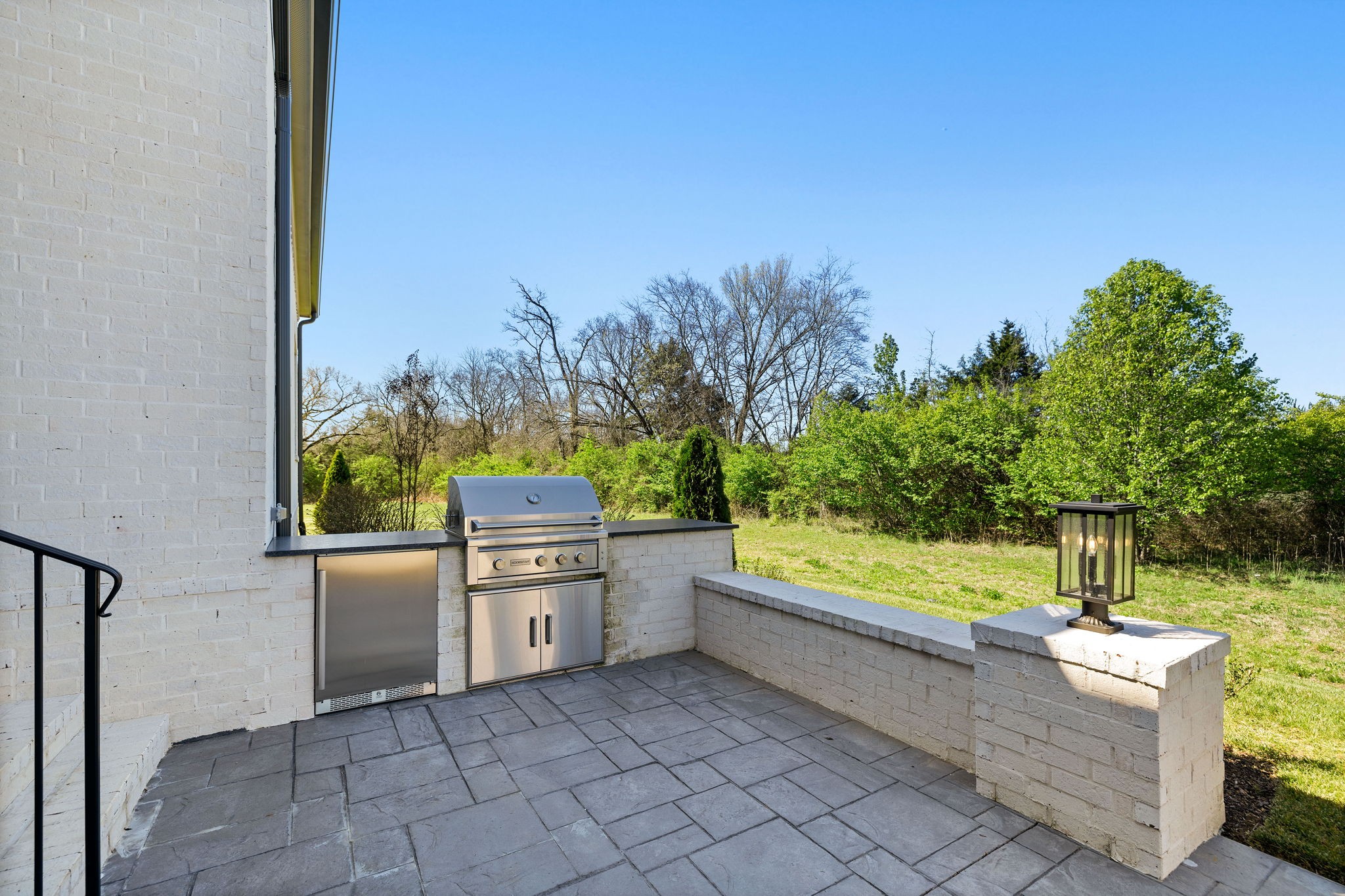 1003 Sinatra Drive