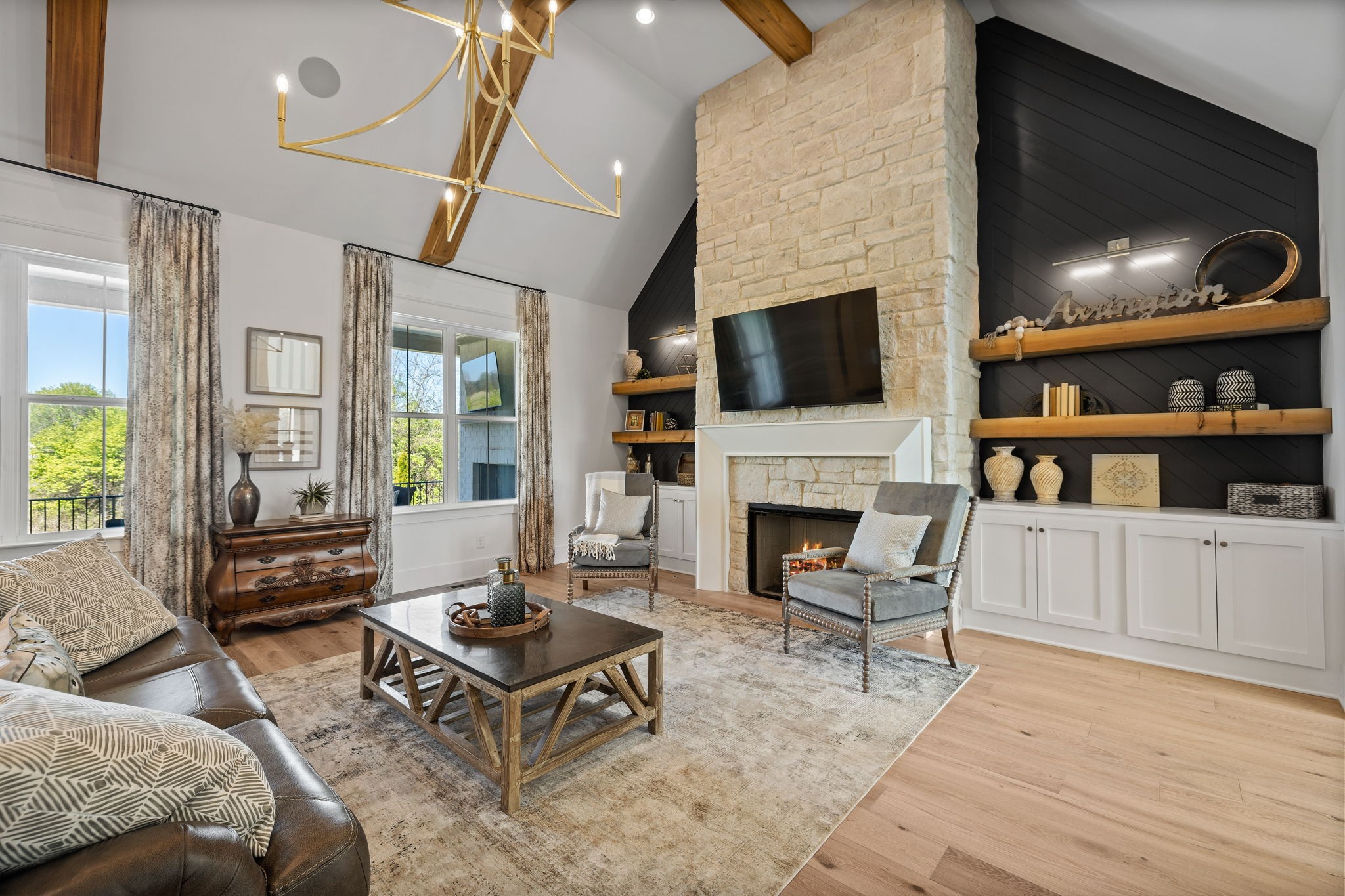 1003 Sinatra Drive